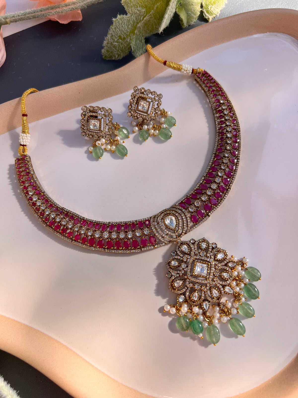 Navira Victorian necklace set