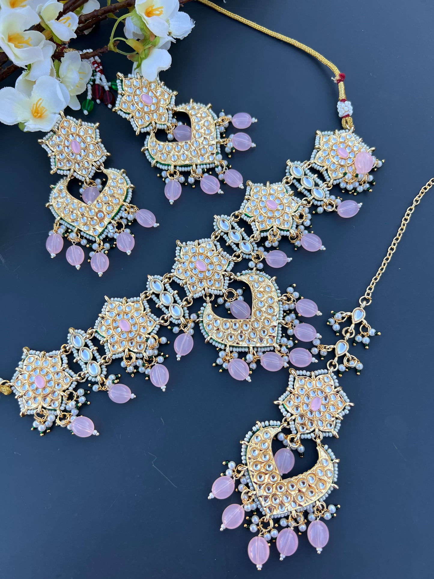Akansha choker set