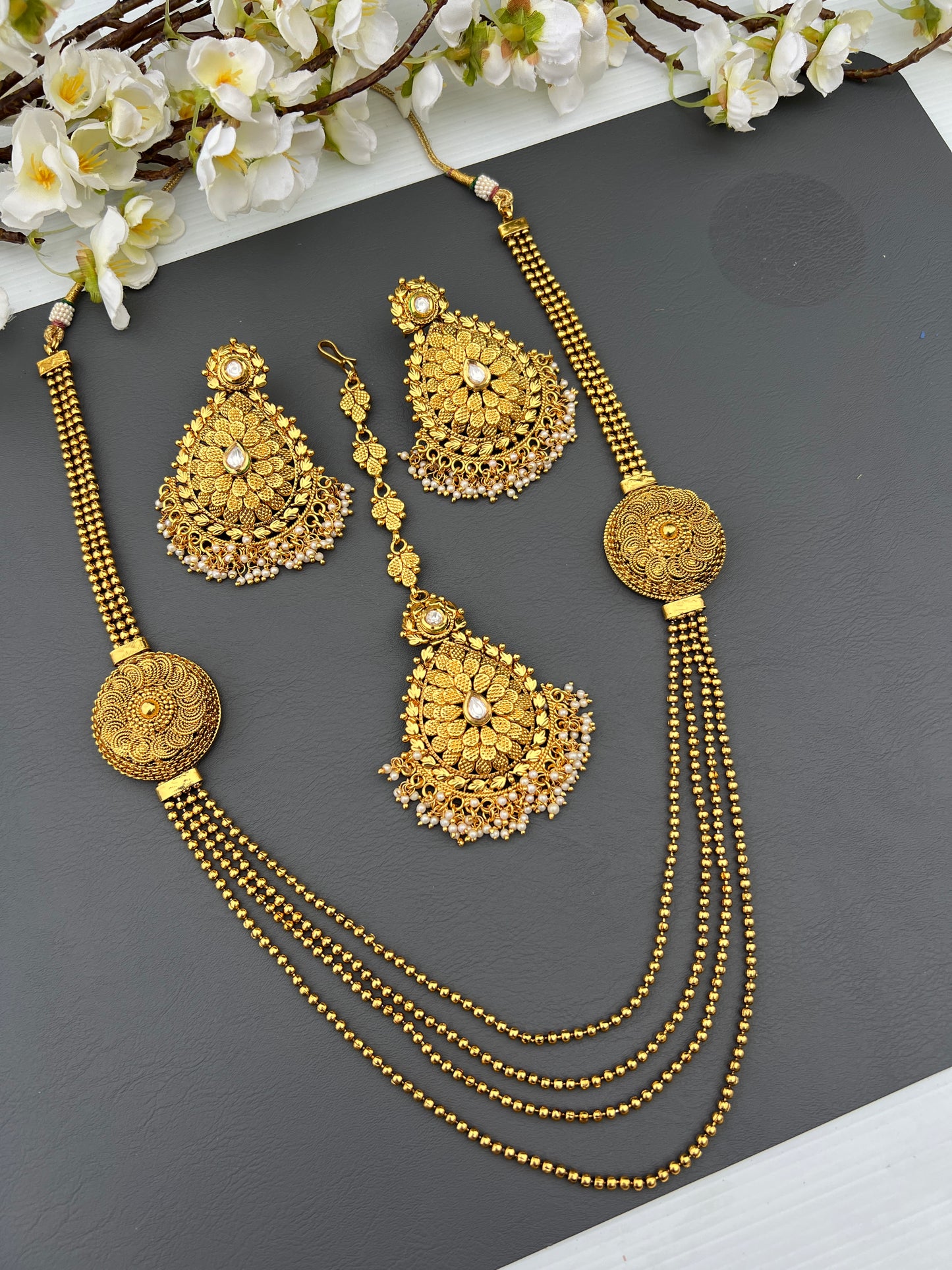 Arpita necklace set