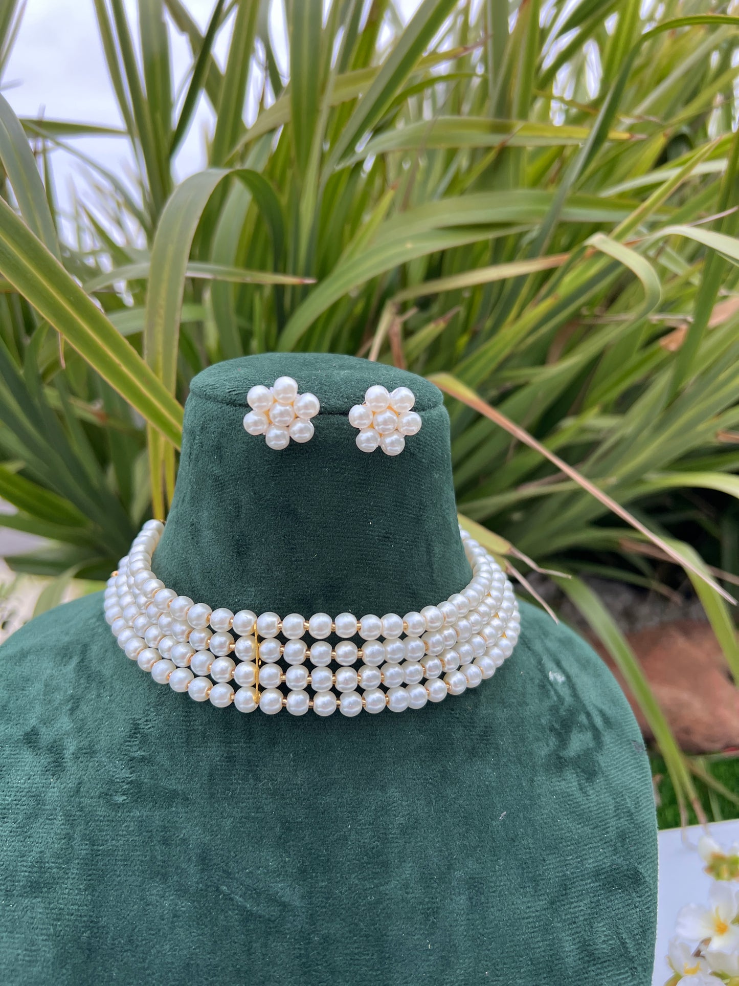 Jivi choker set