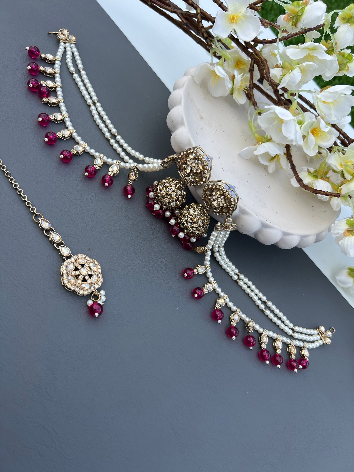 Small jhumki tikka set with ear chains