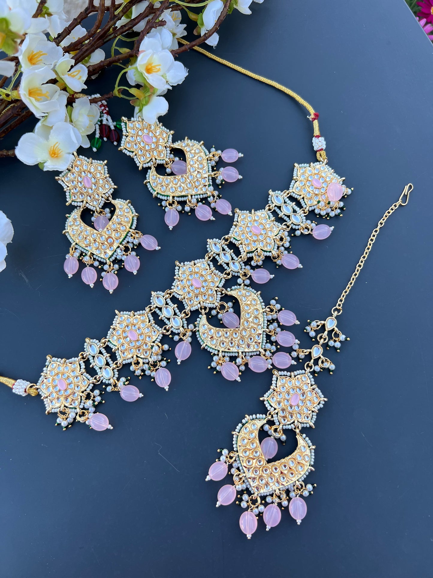 Akansha choker set