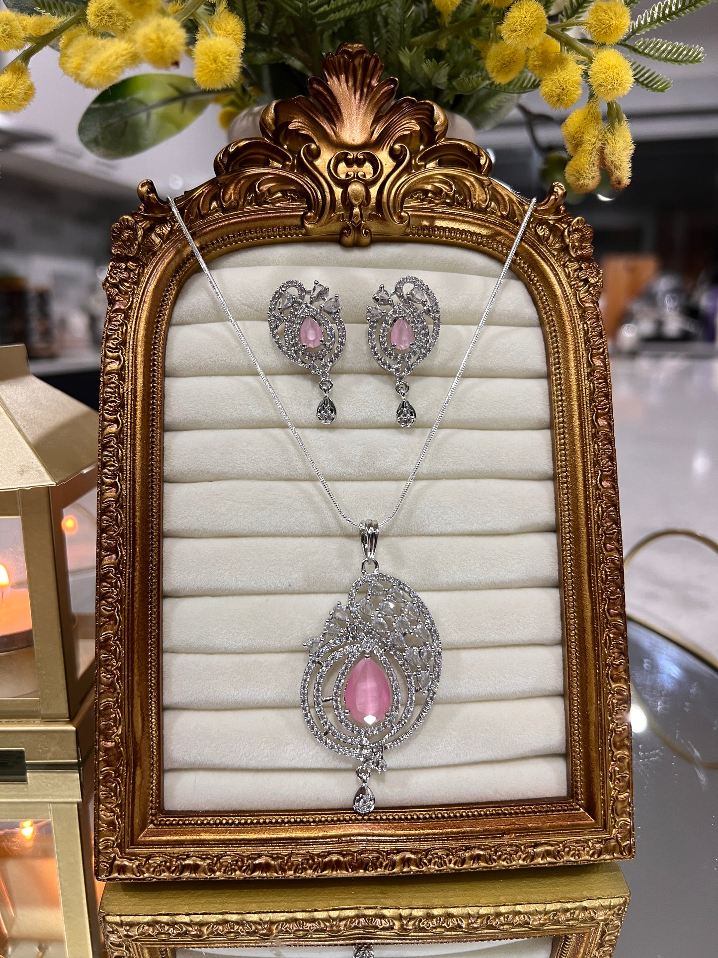 Tawisha American diamond pendant set