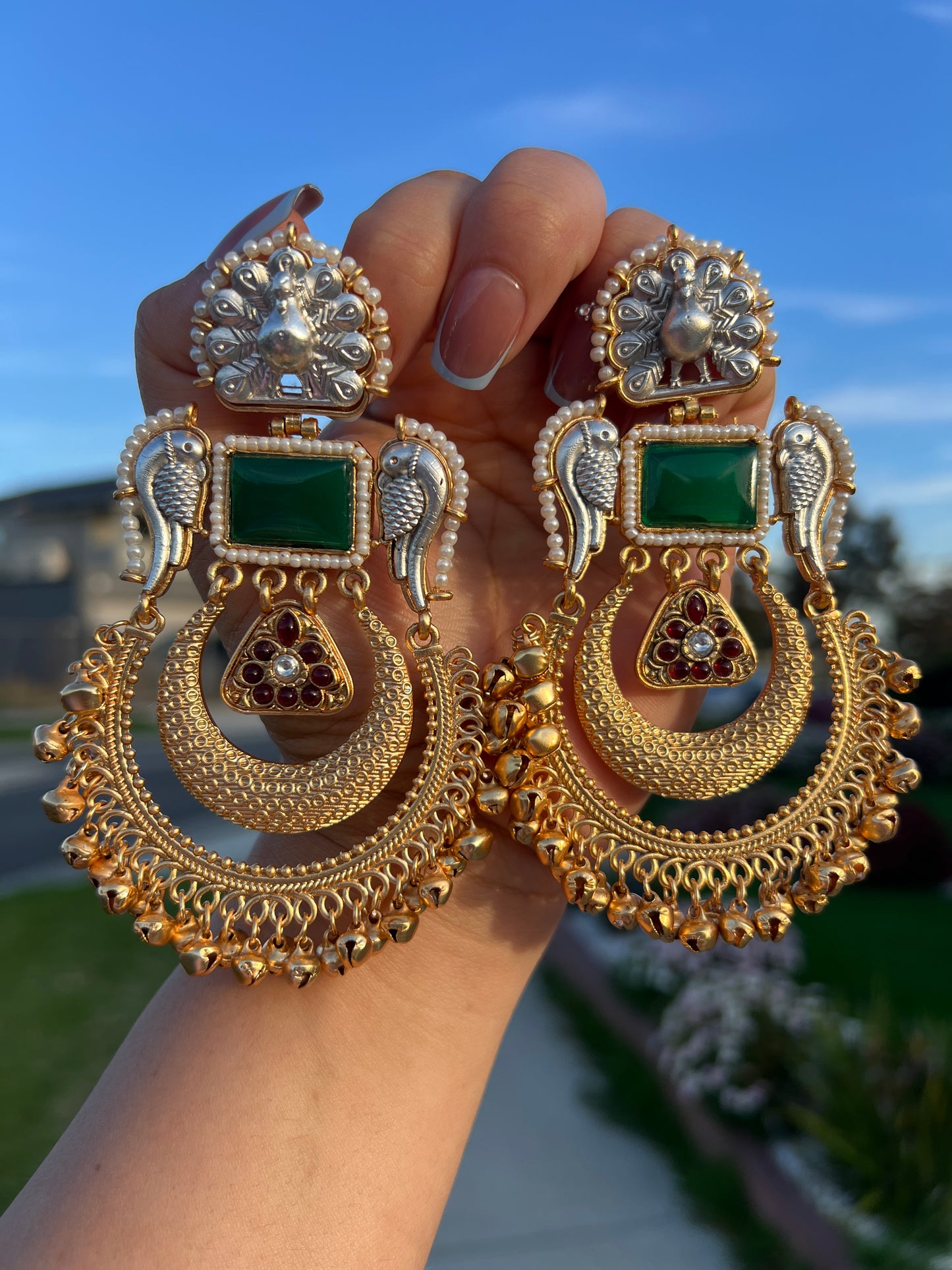 Suhana oversize earrings