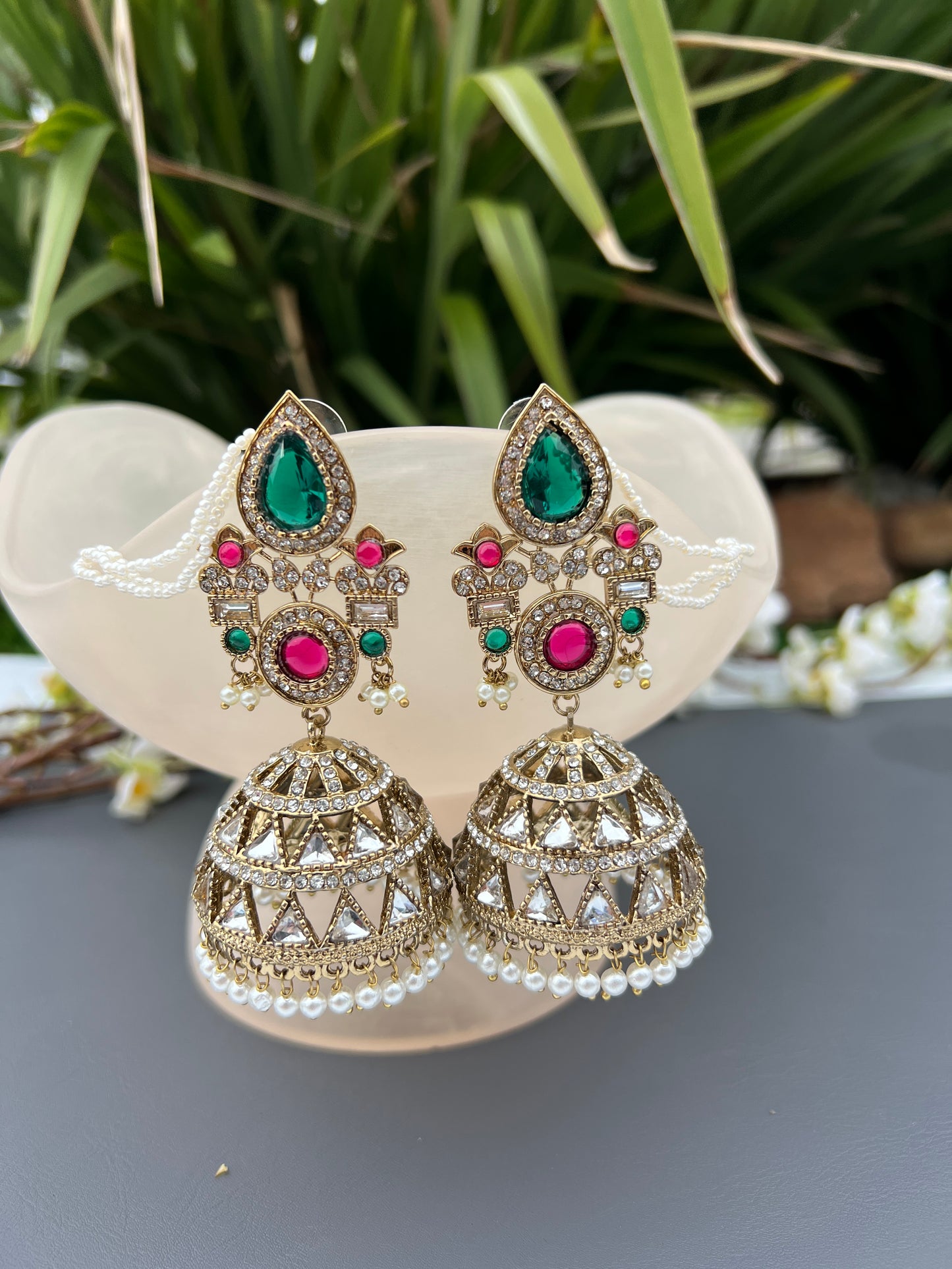 Mishti statement jhumka