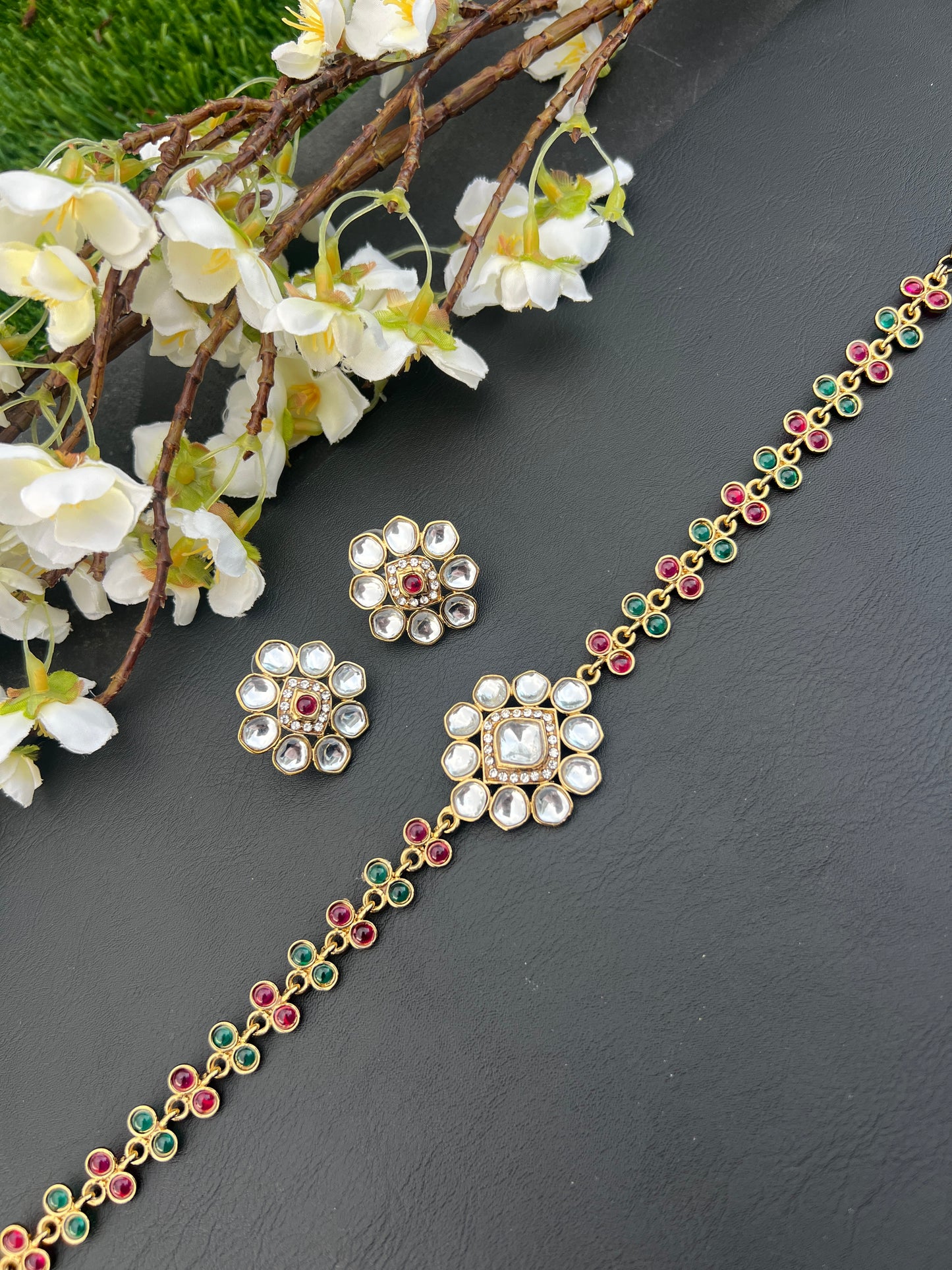Luvika necklace set