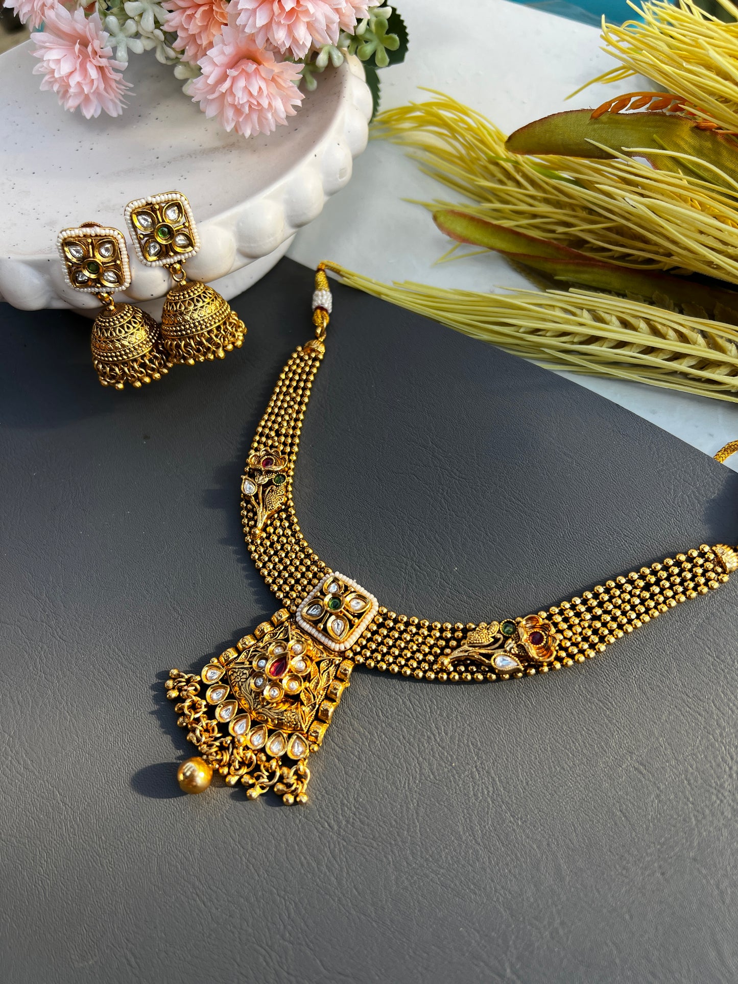 Aarun necklace set