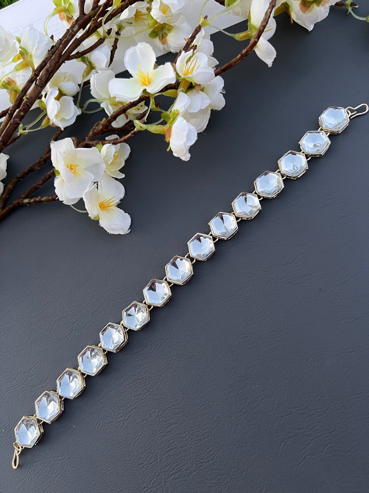 Anshika (kids) Mathapatti sheeshphool