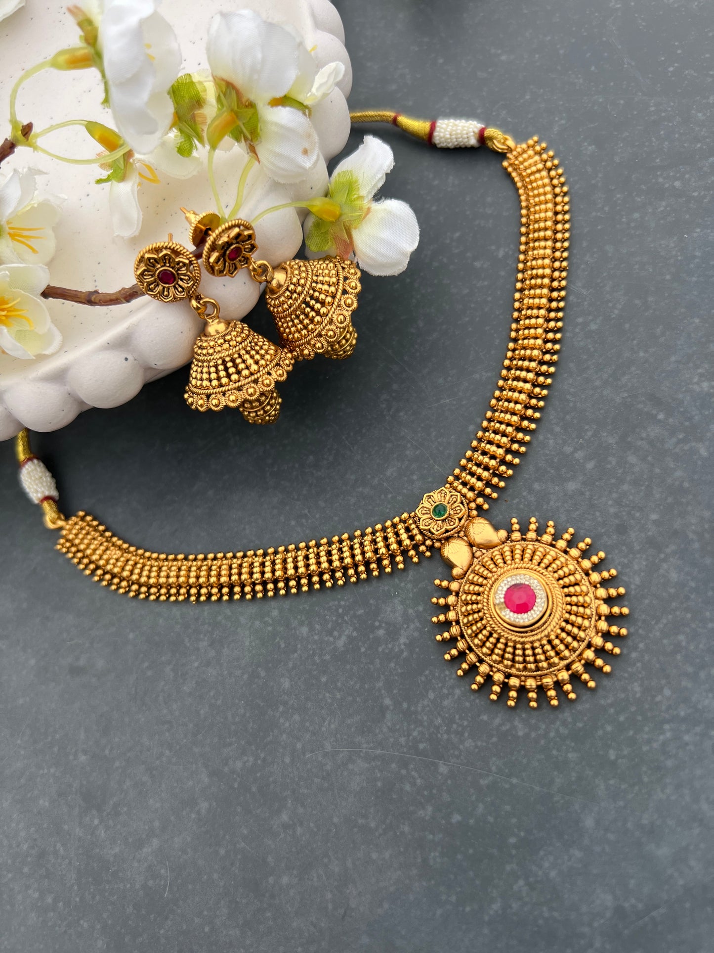 Aasha necklace set