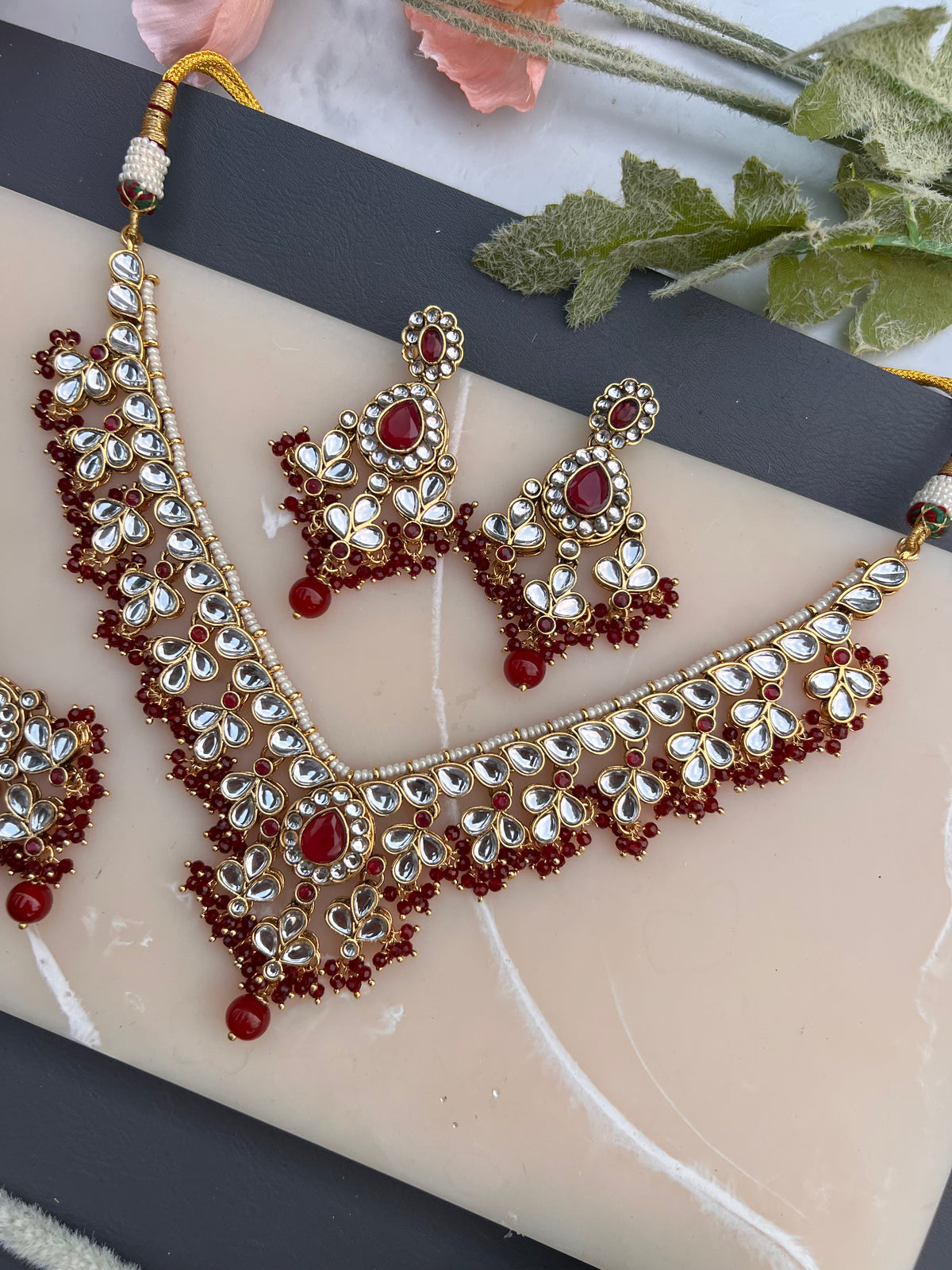 Hanvika kundan necklace set