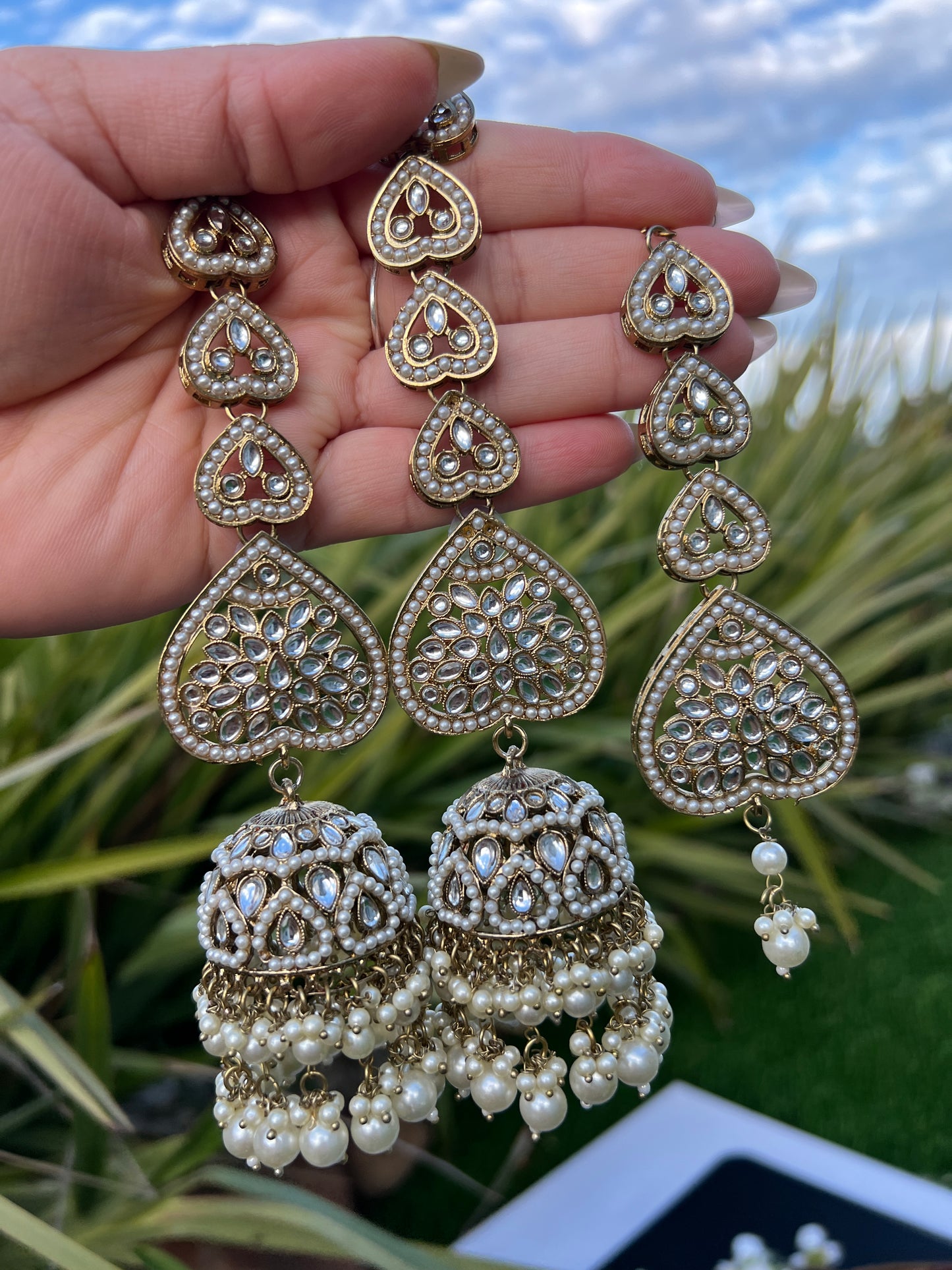 Adaa oversize jhumka & tikka set