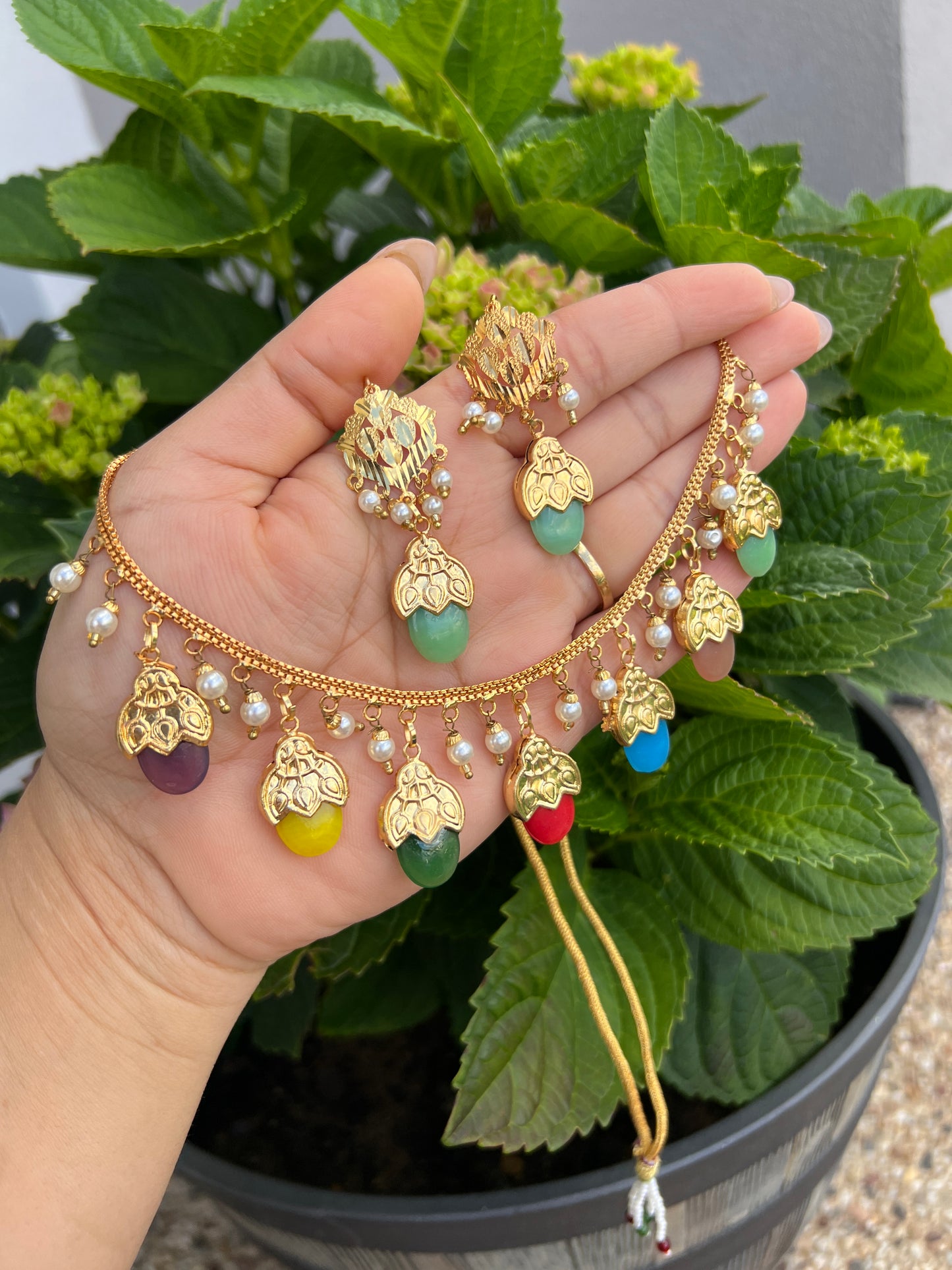 Coloured dakhan necklace set