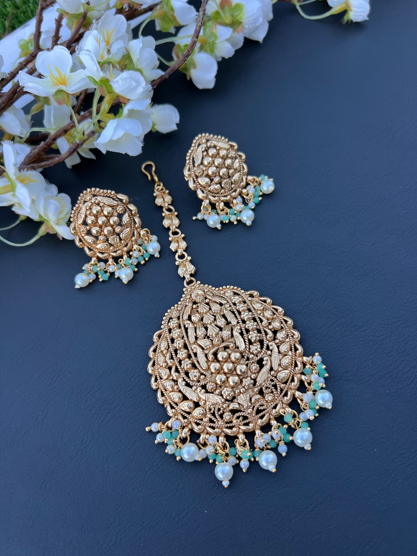 Sehar earrings tikka set