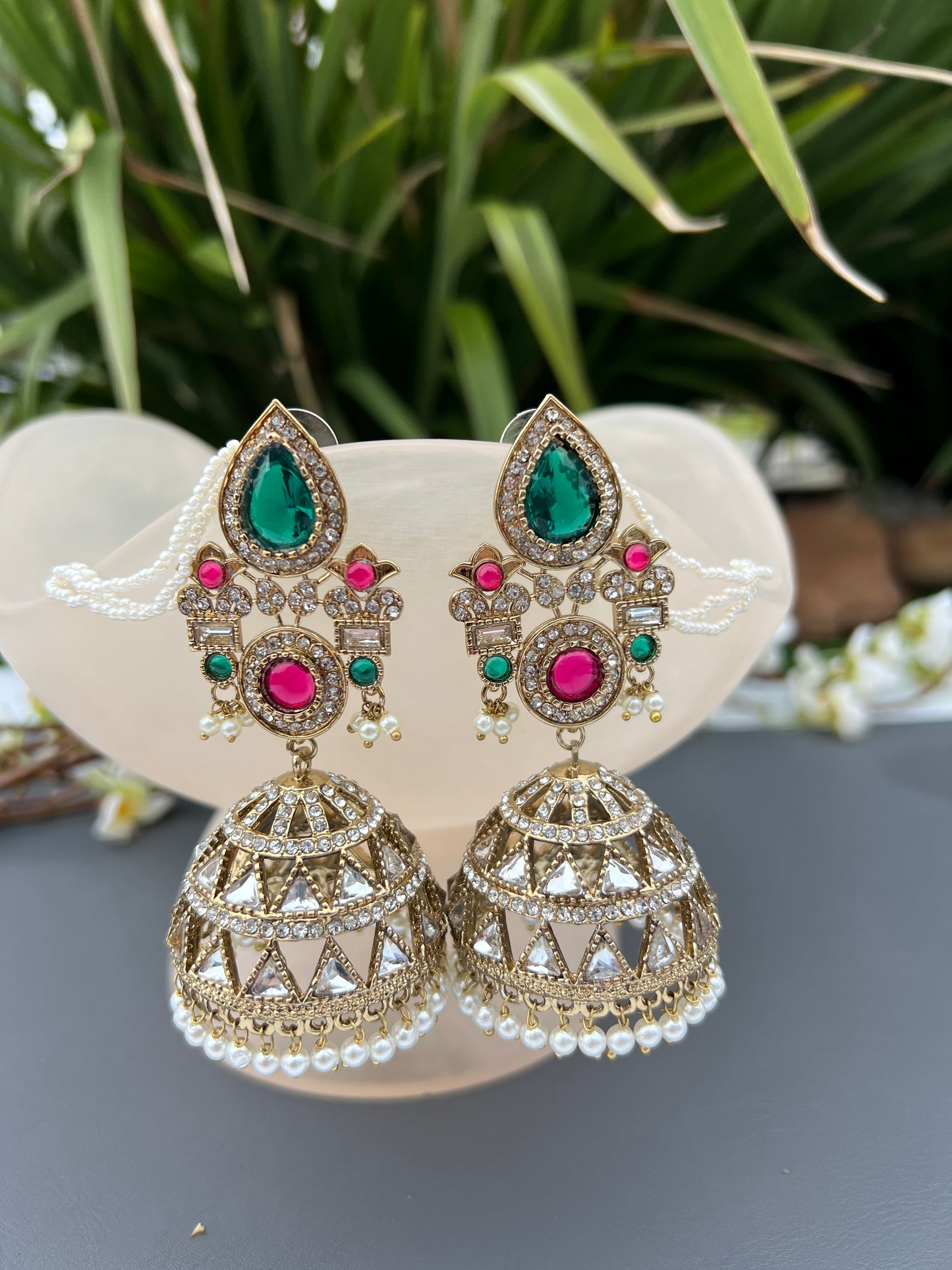 Mishti statement jhumka
