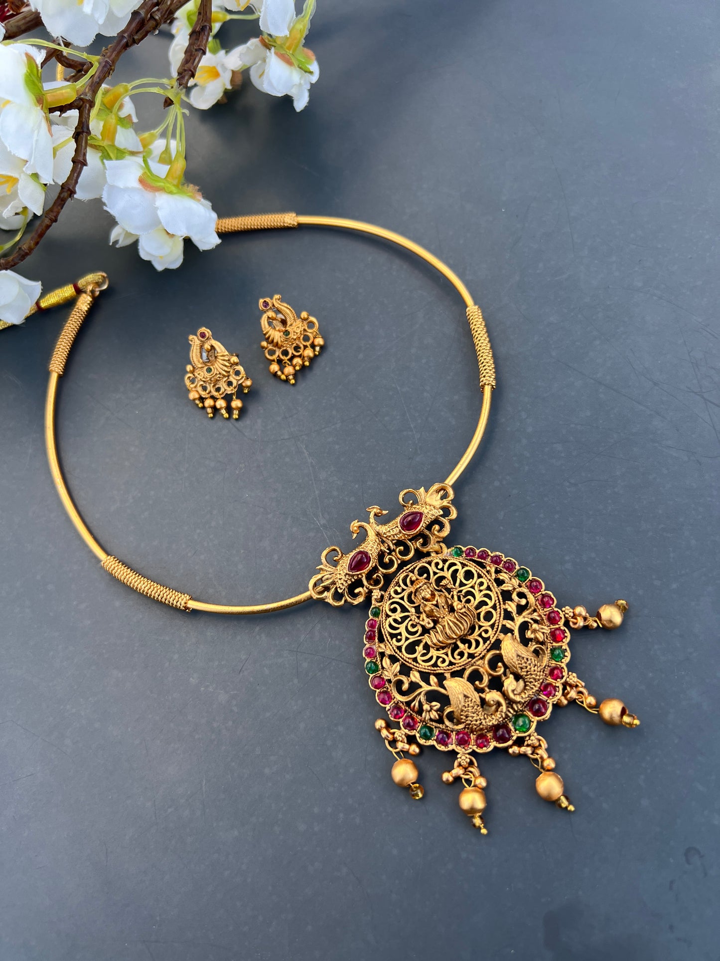 Temple hasli necklace set