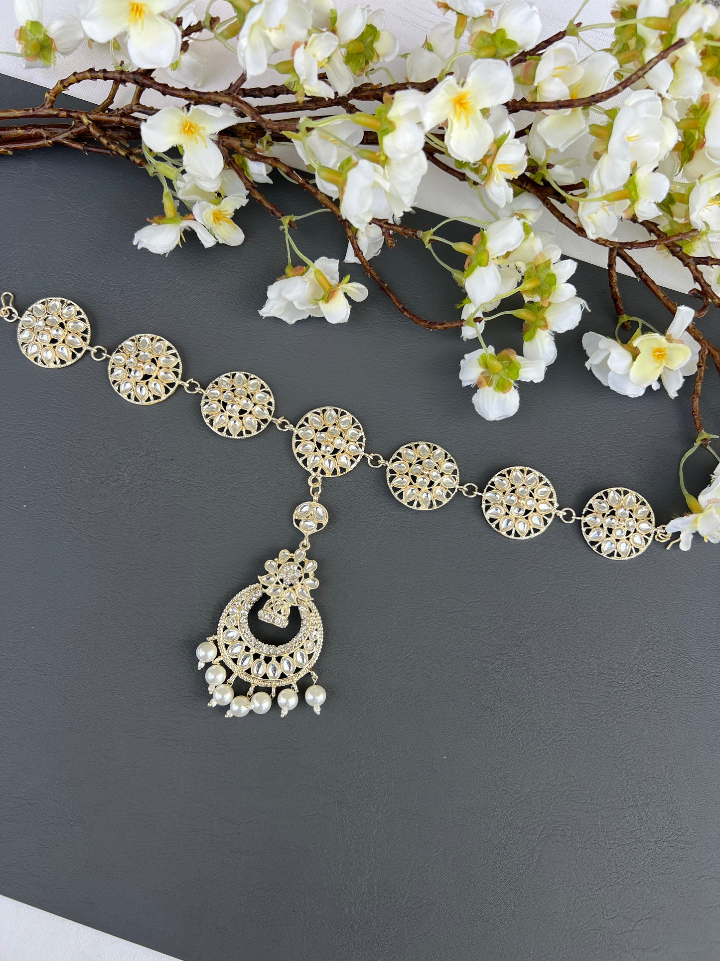Noshin mathapatti/ sheeshphool