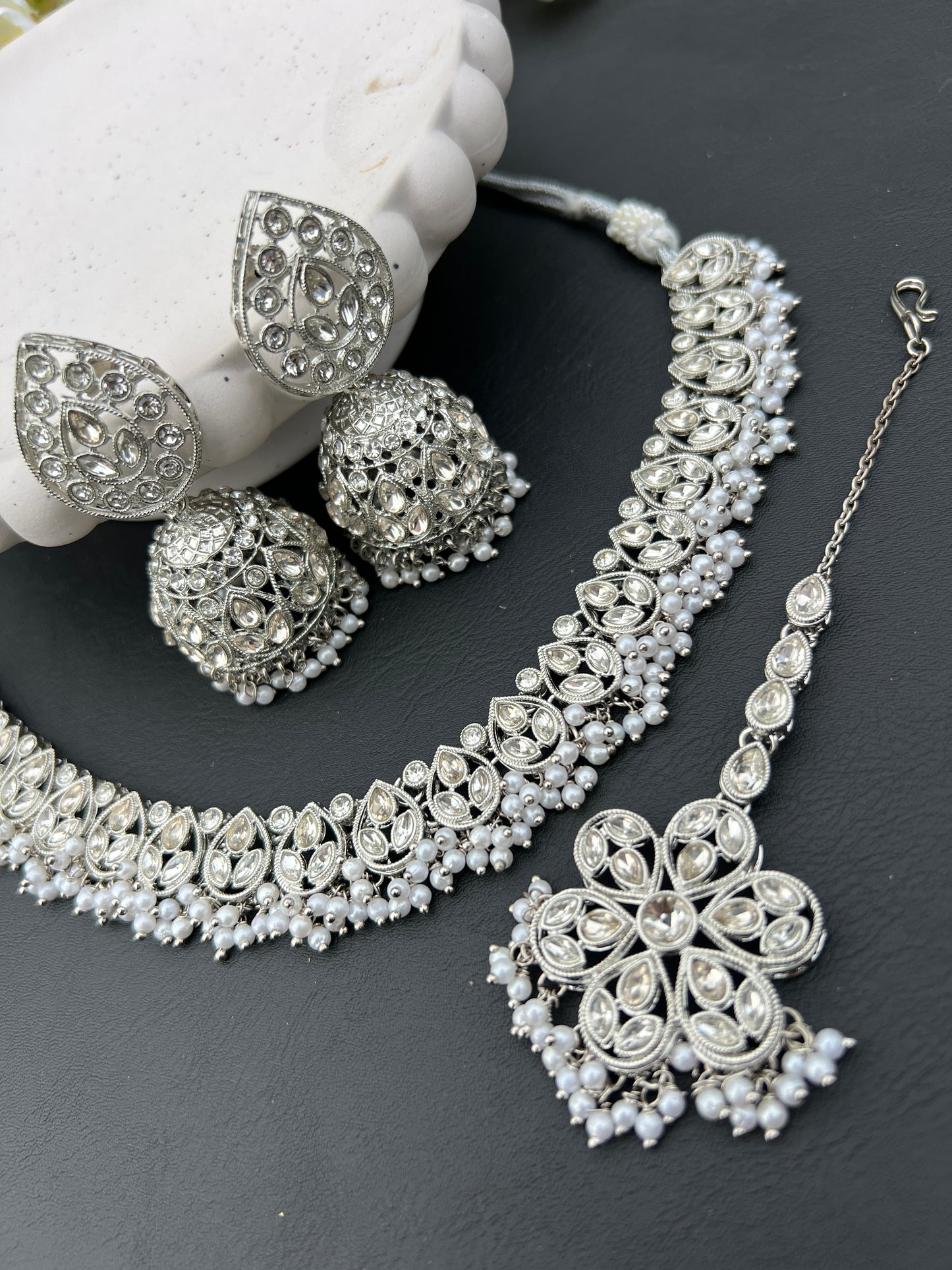 Roohani necklace set