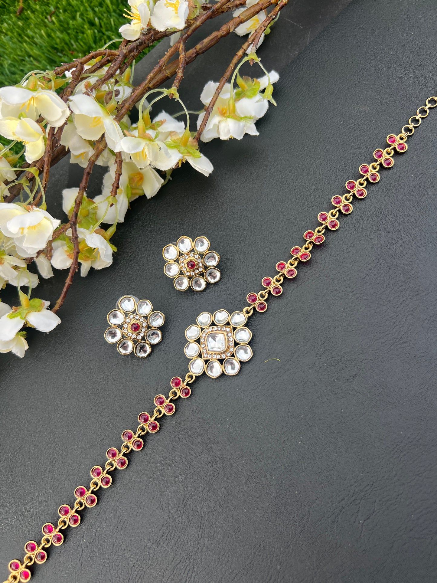 Luvika necklace set