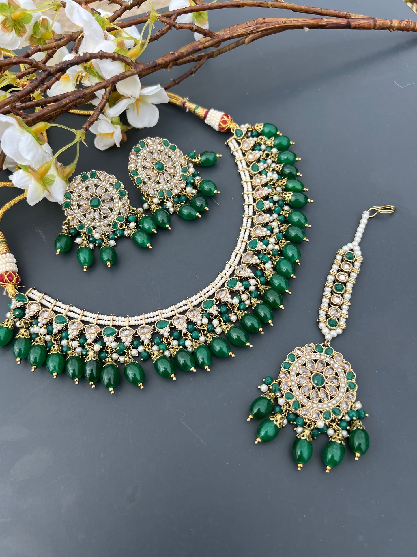 Ishani necklace set