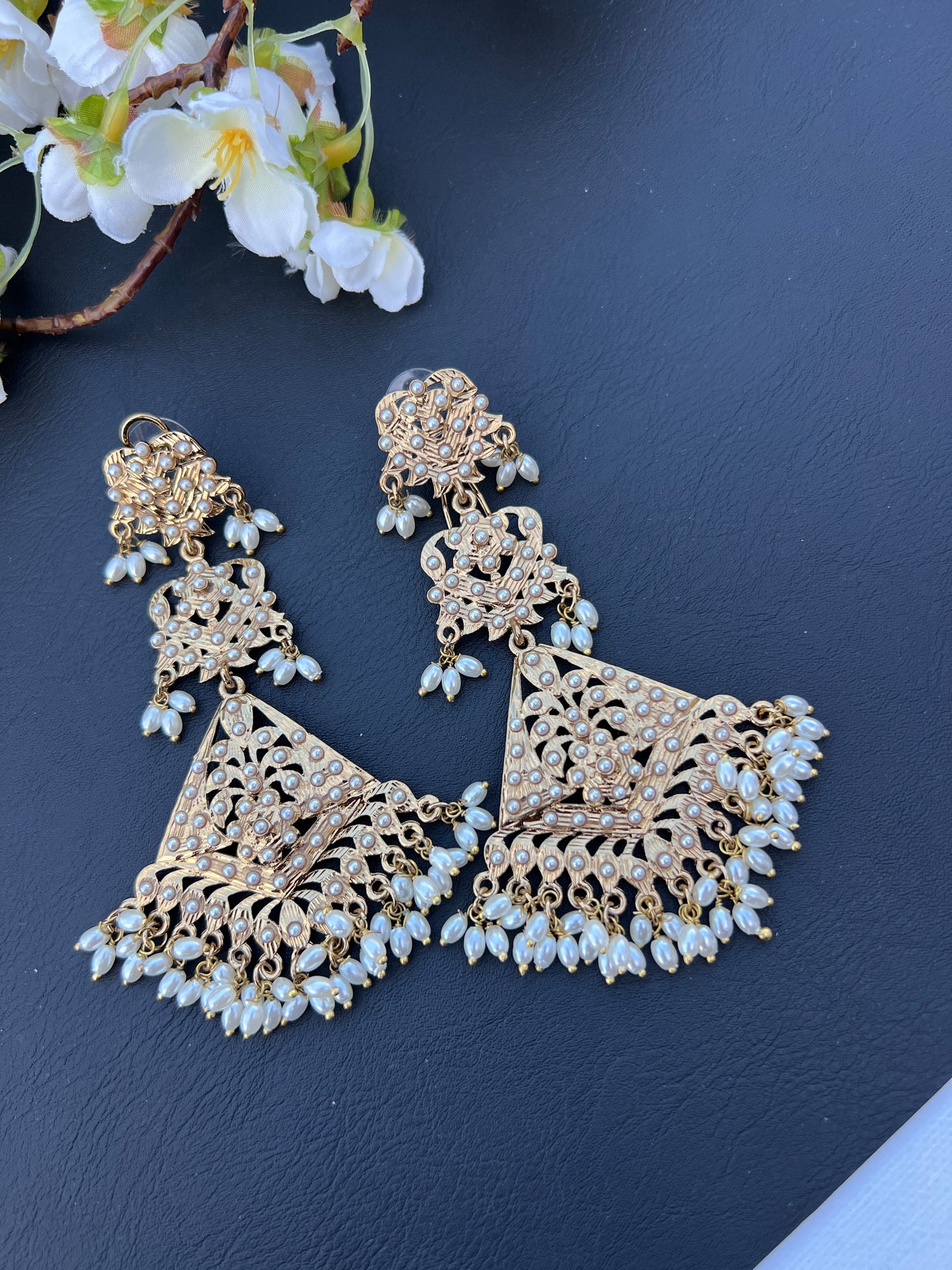 Noor long earrings