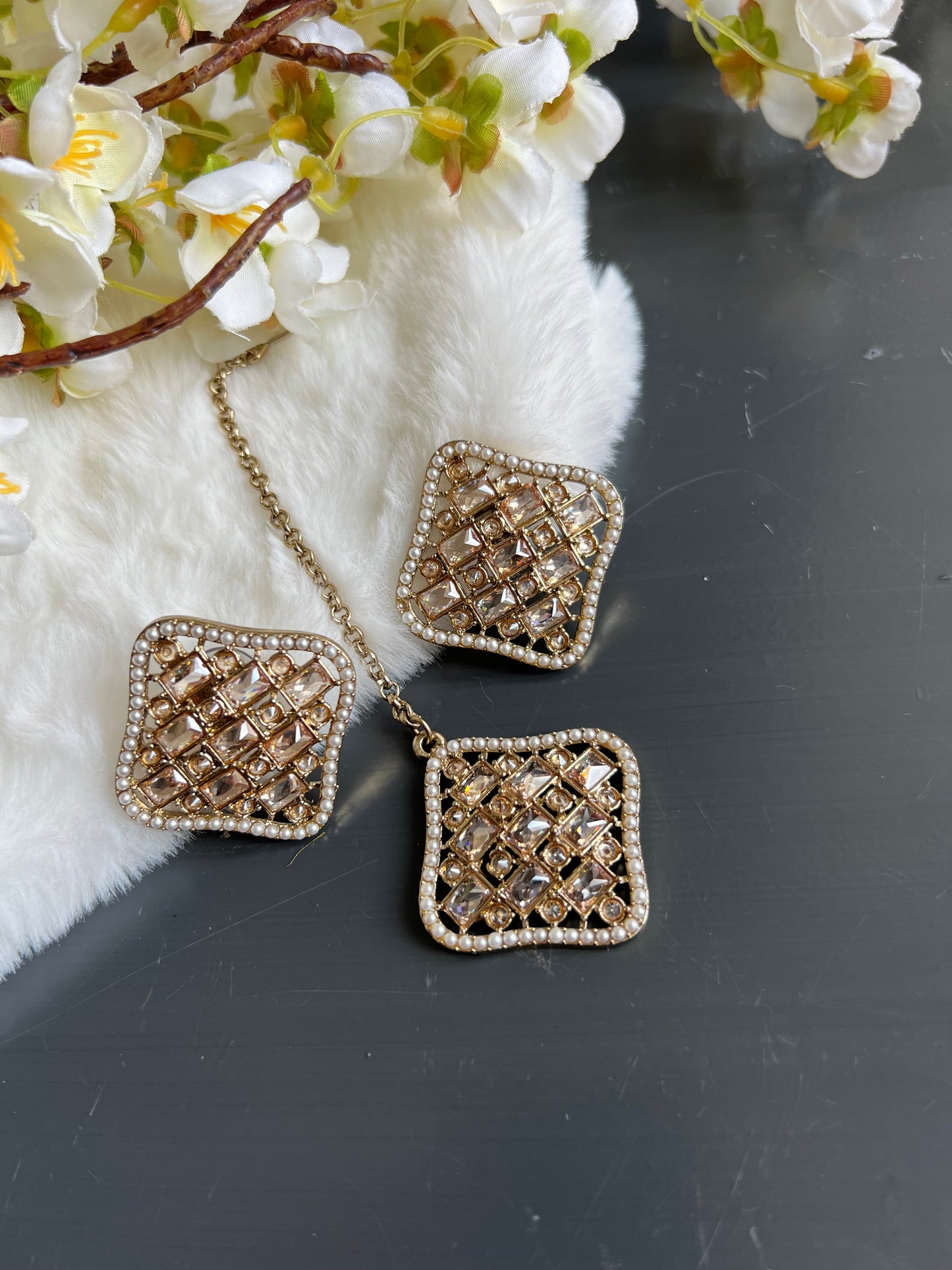 Kayra studs tikka set