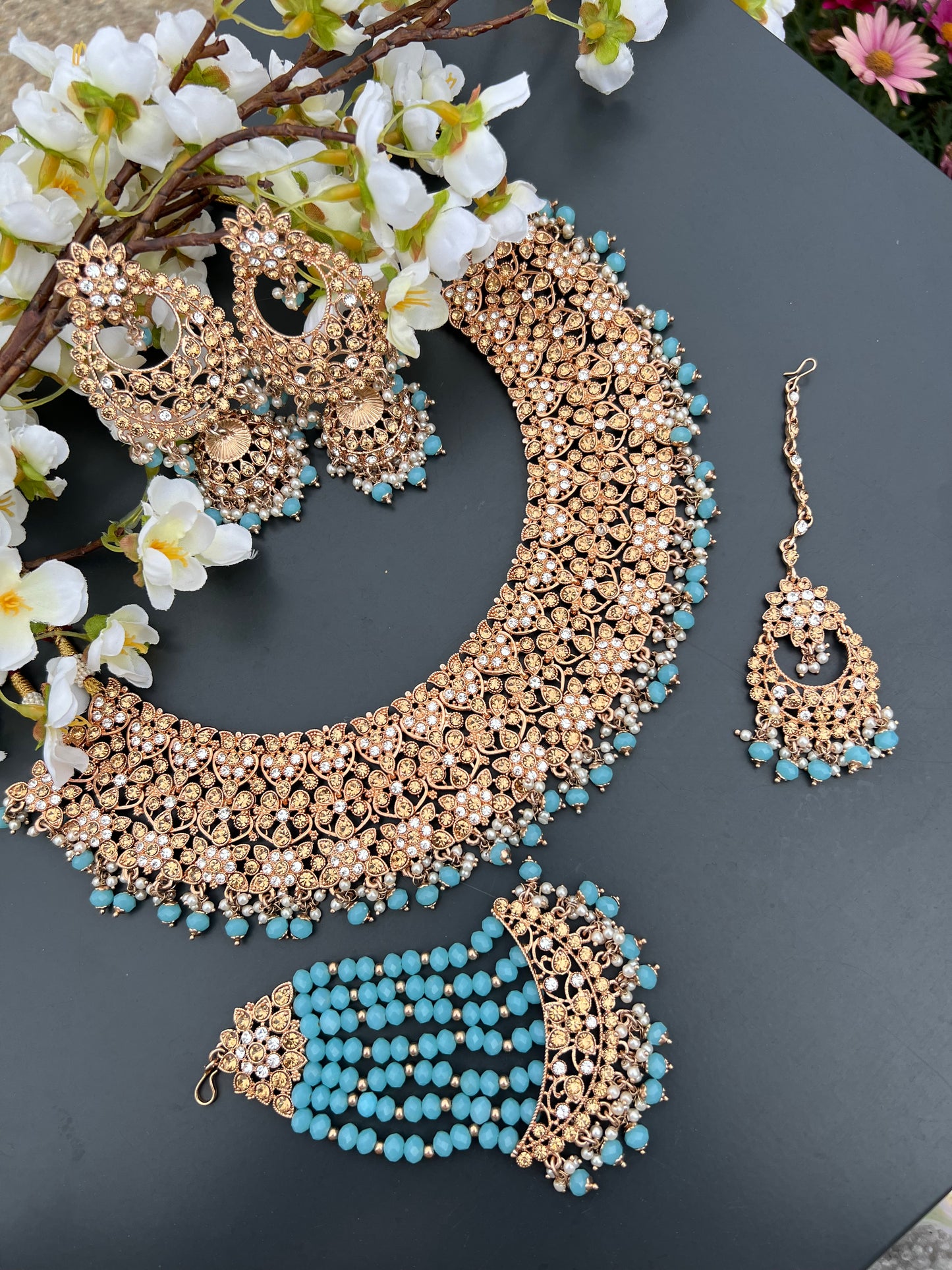 Shiza necklace set