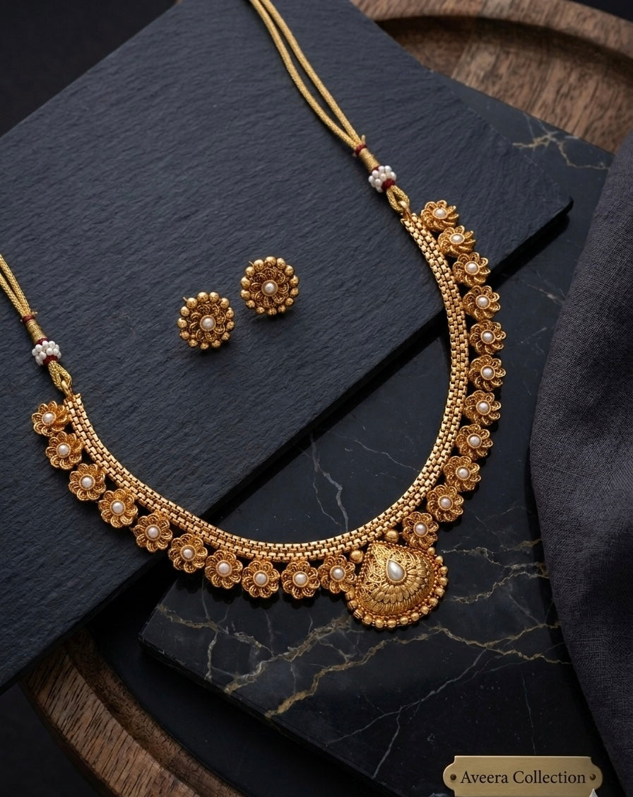Suraya necklace set