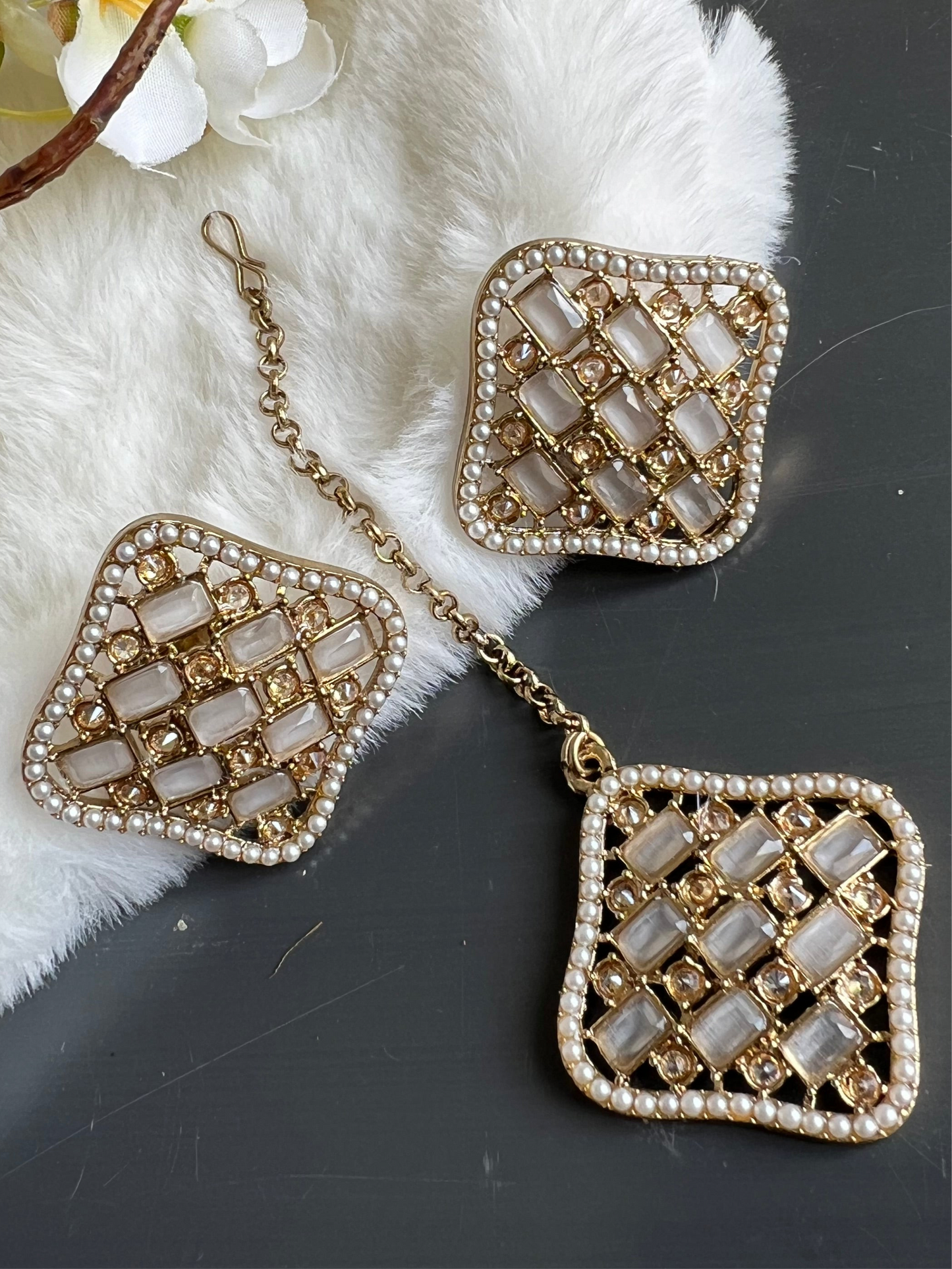 Kayra studs tikka set