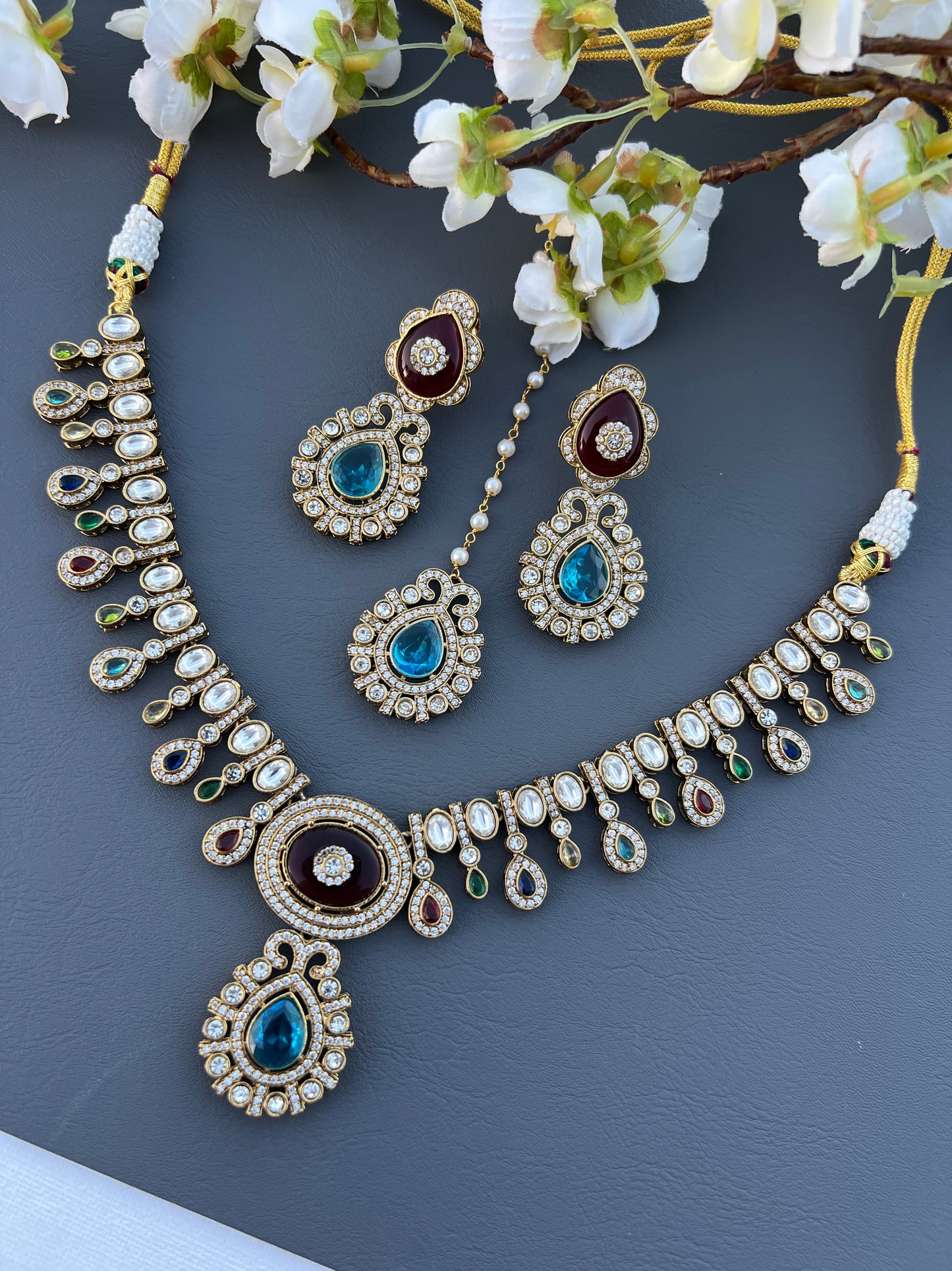 Husan necklace set