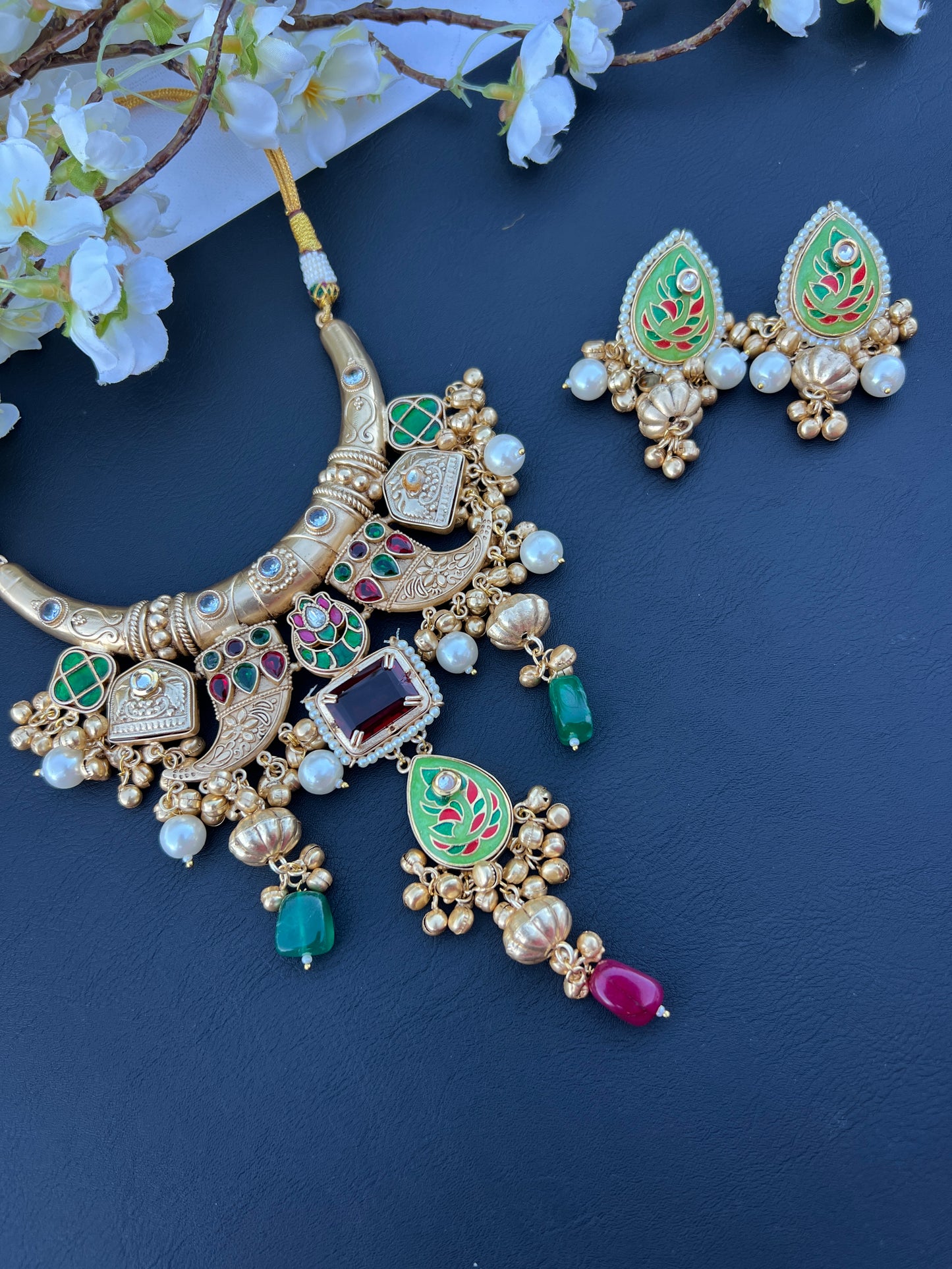 Sanam necklace set