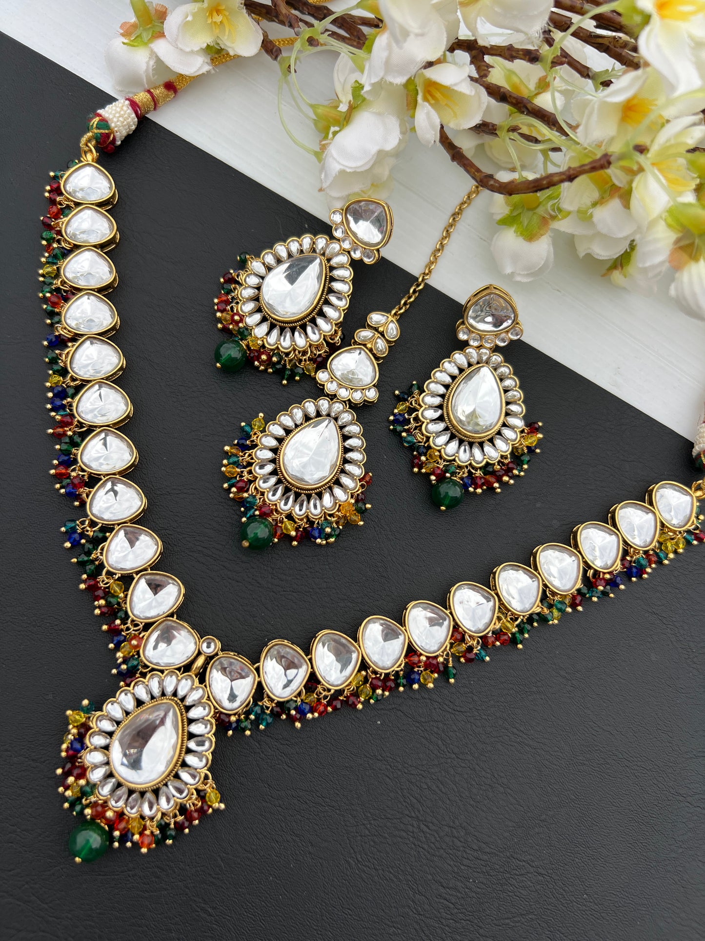 Shuchi necklace set