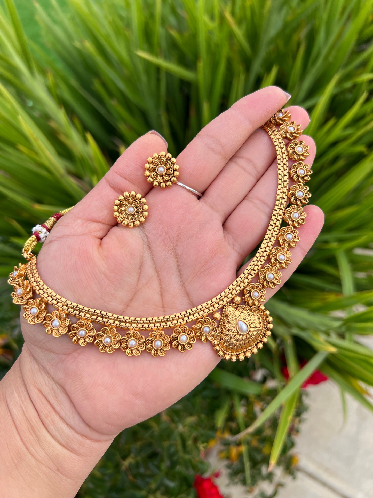 Minisha necklace set