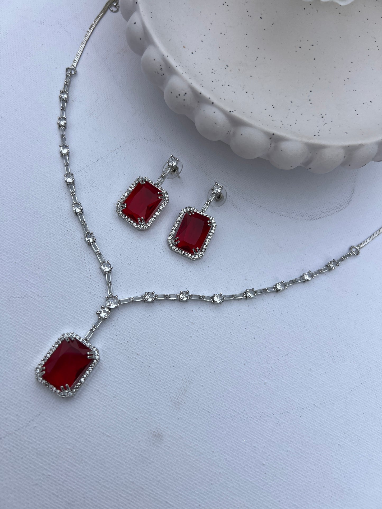 Kiana pendant necklace set