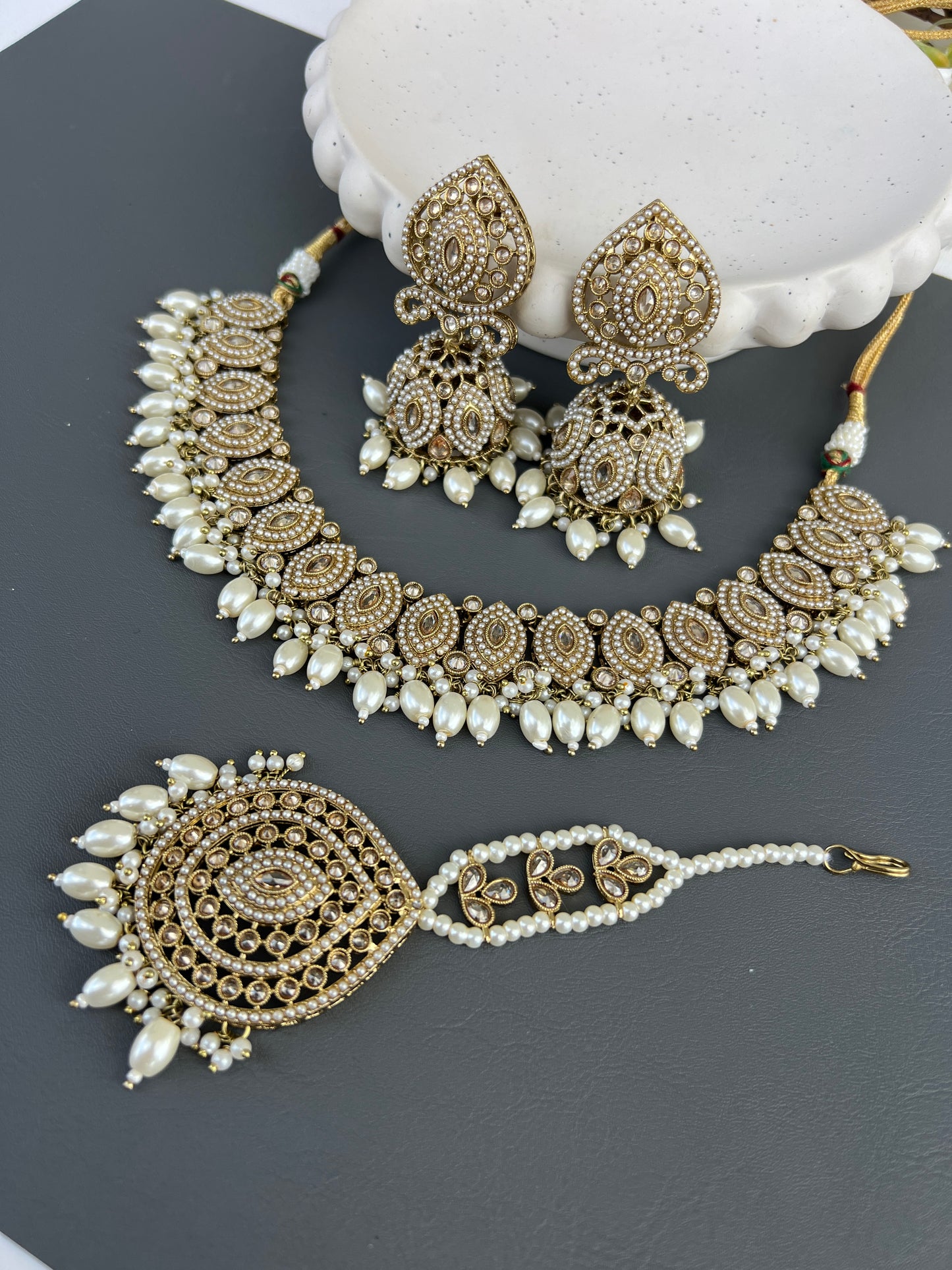 Kamya necklace set