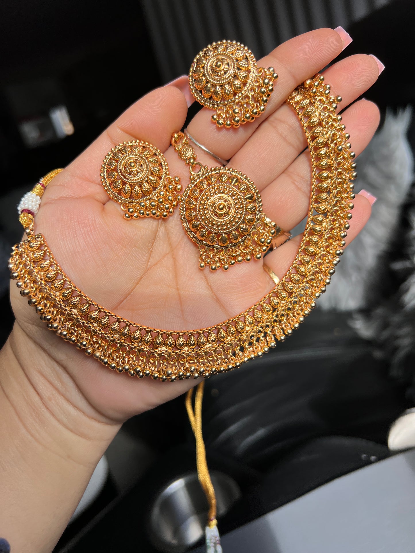 Pratima necklace set