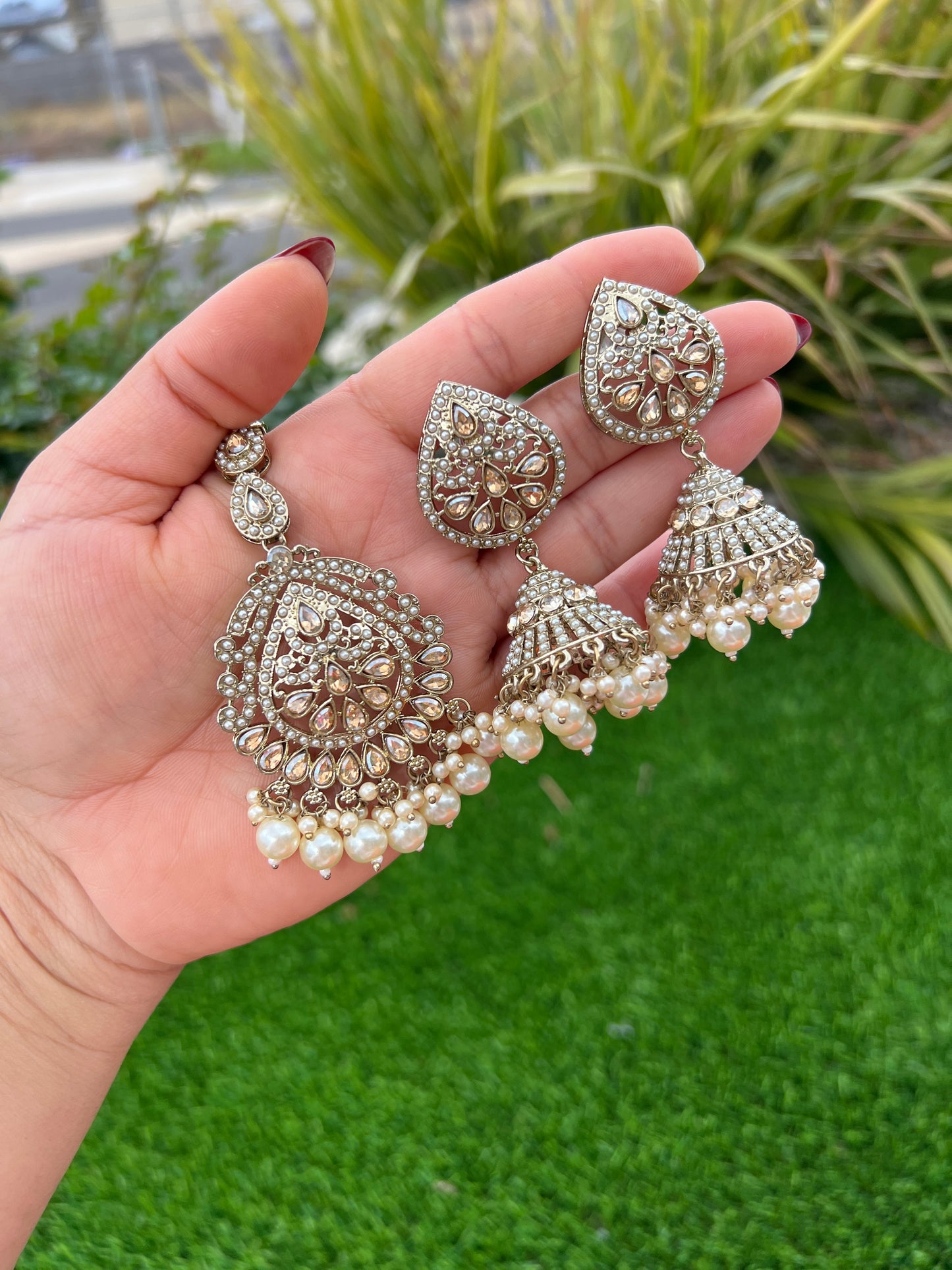 Nitika jhumki & tikka set