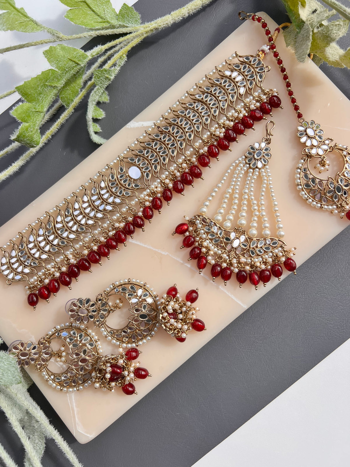 Amaya choker set