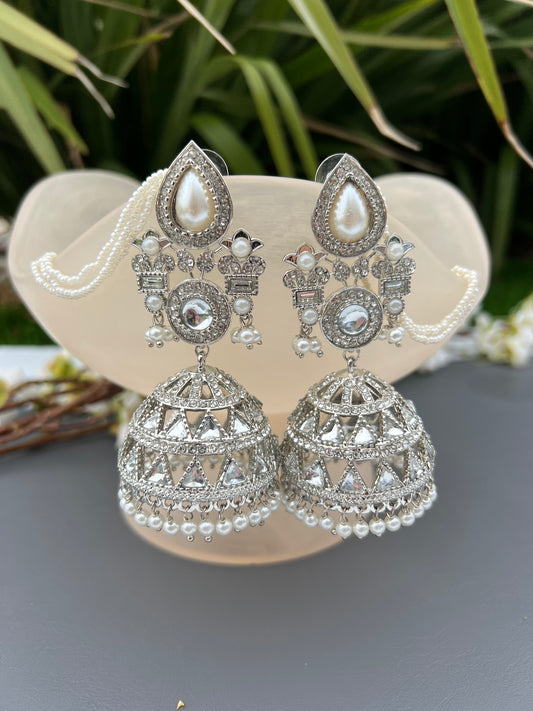 Mishti statement jhumka