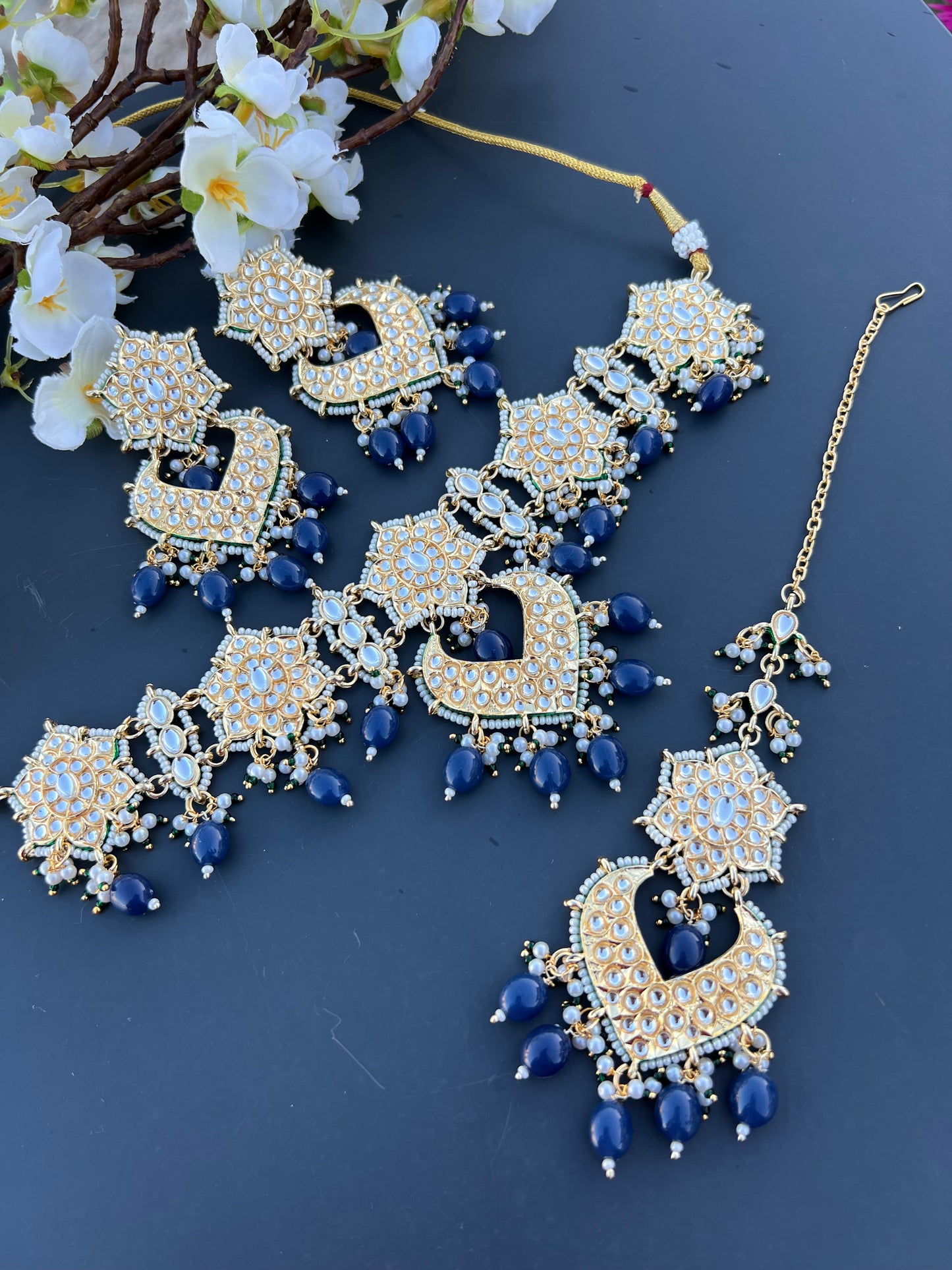 Akansha choker set