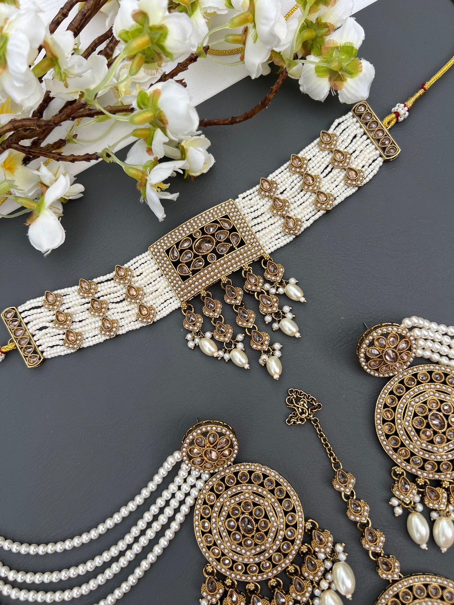 Mehreen necklace set