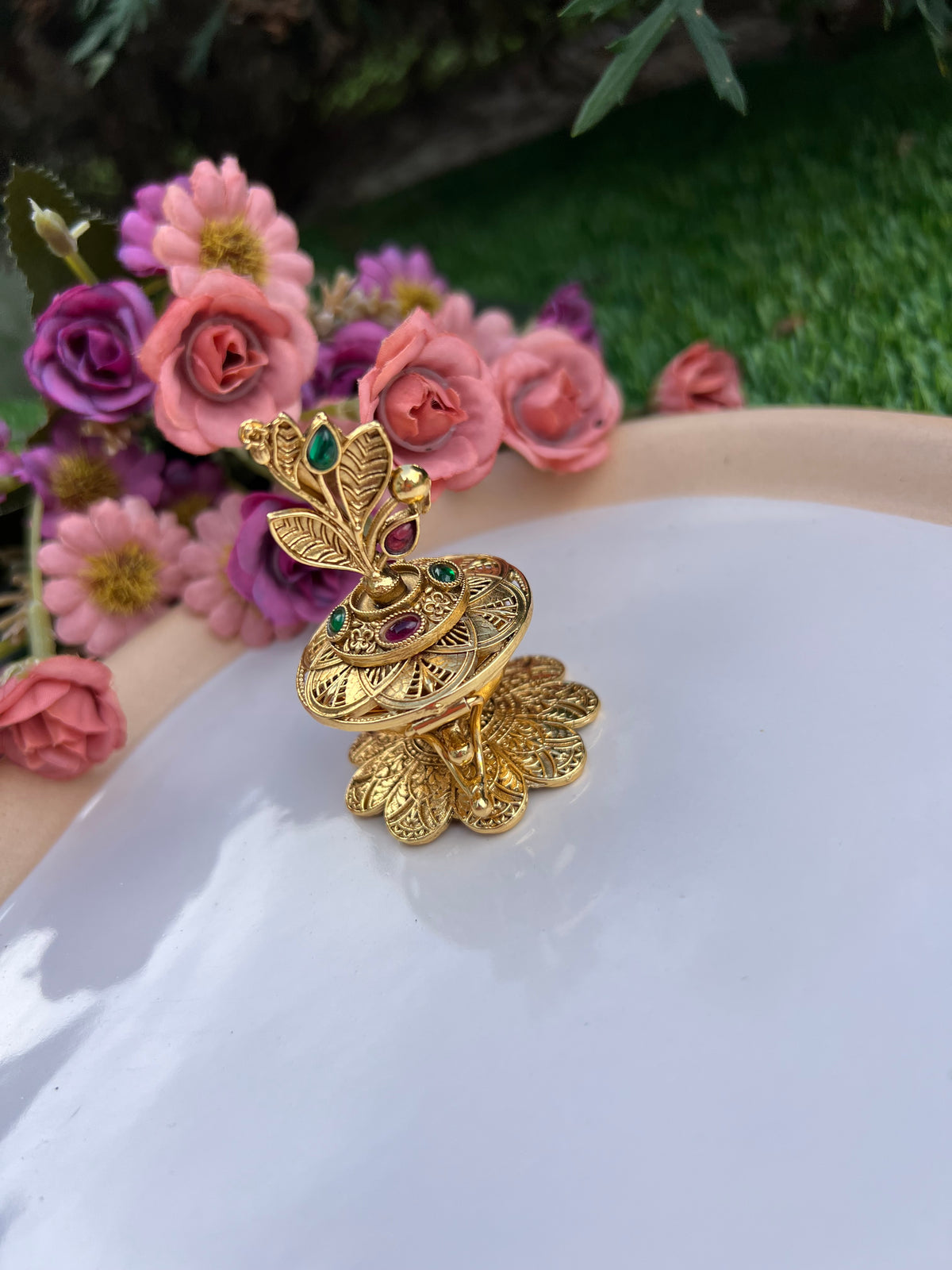 Antique Lotus Leaf Gold-Plated Sindoor Dani