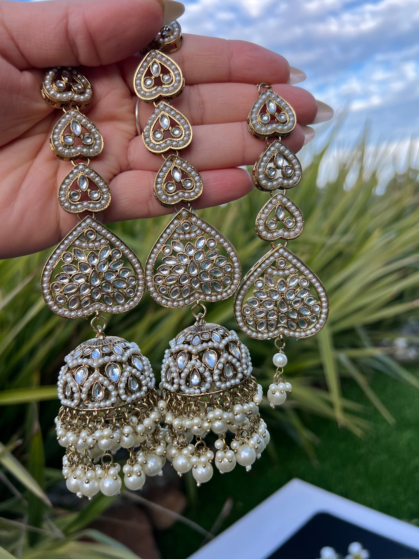 Adaa oversize jhumka & tikka set