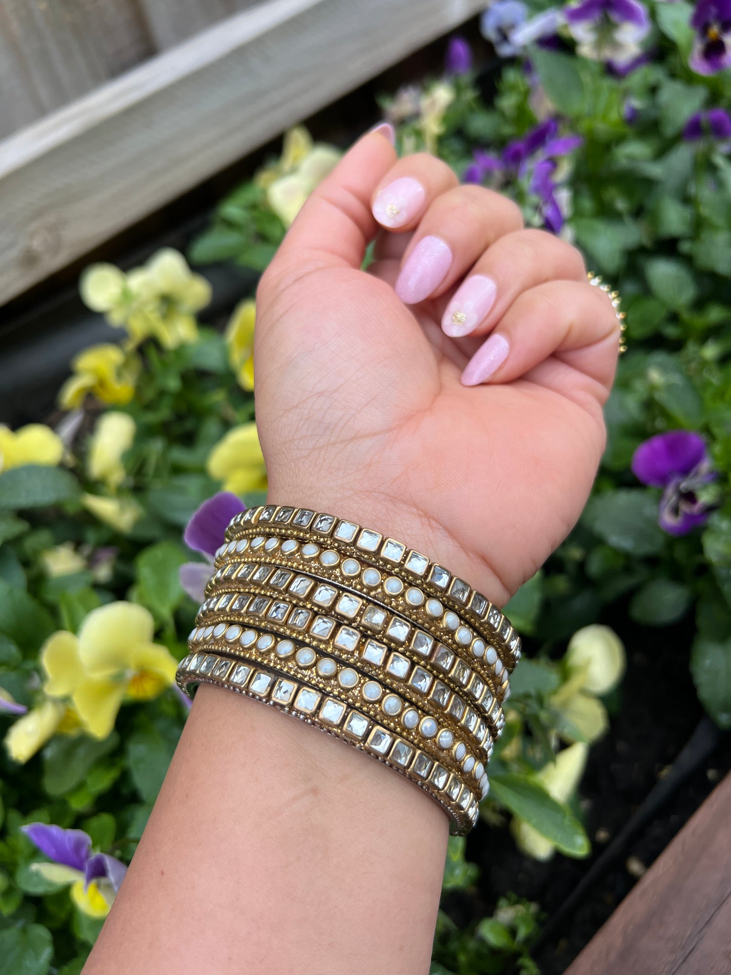 Kundan bangles set