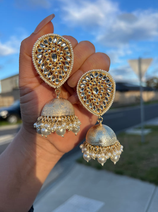 Adwita jhumka