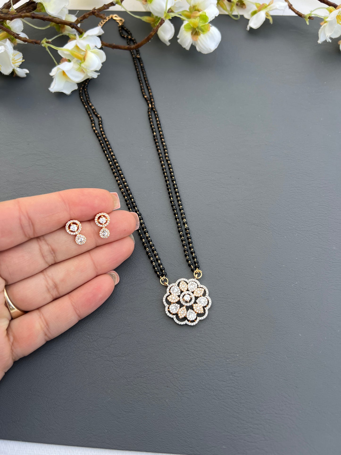 Dual tone Ad mangalsutra