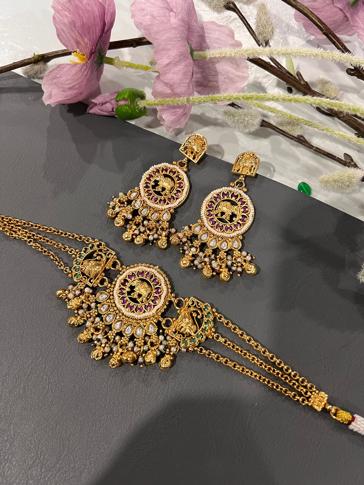 Aaria Heritage choker set