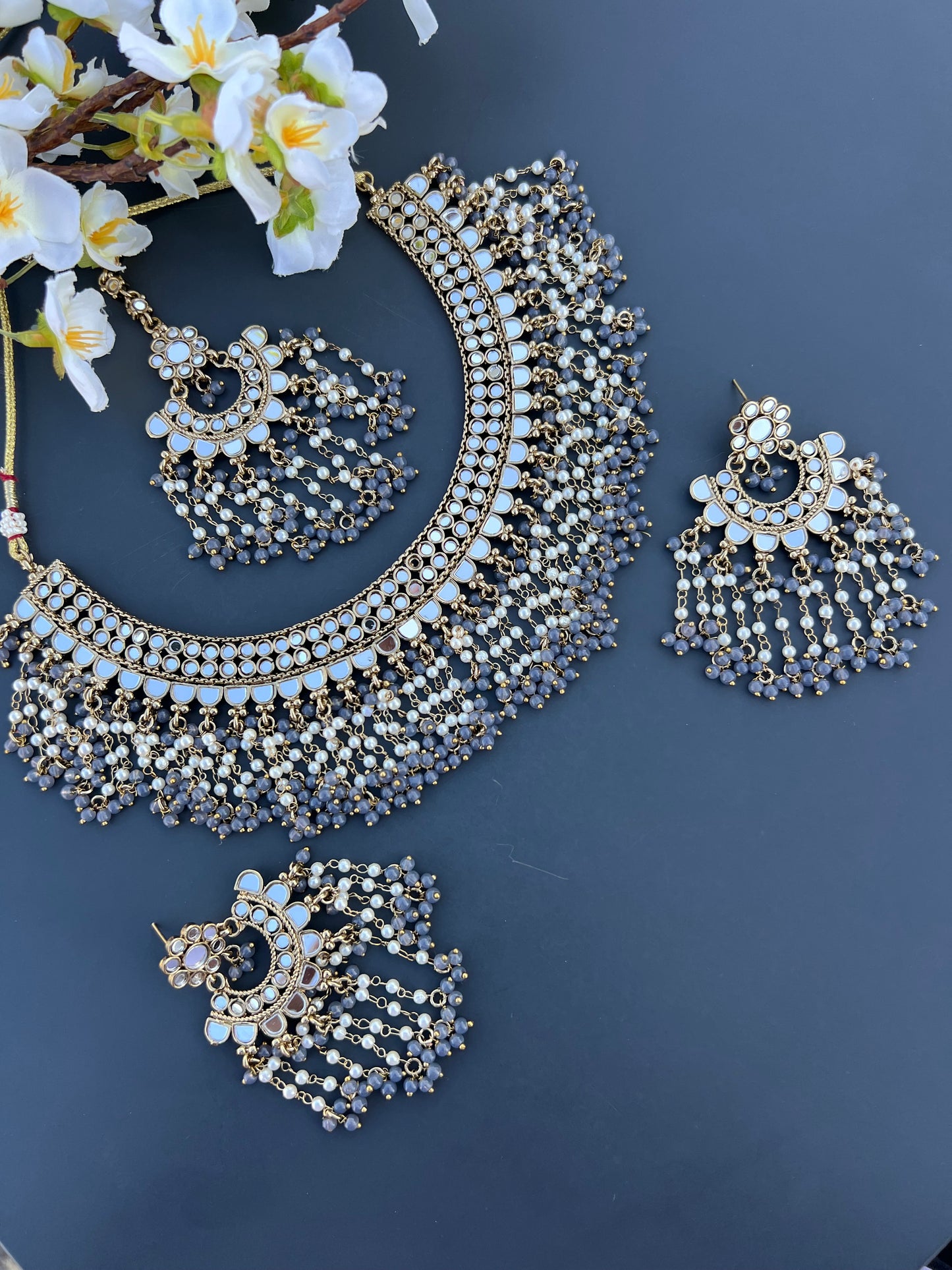 Suhi necklace set