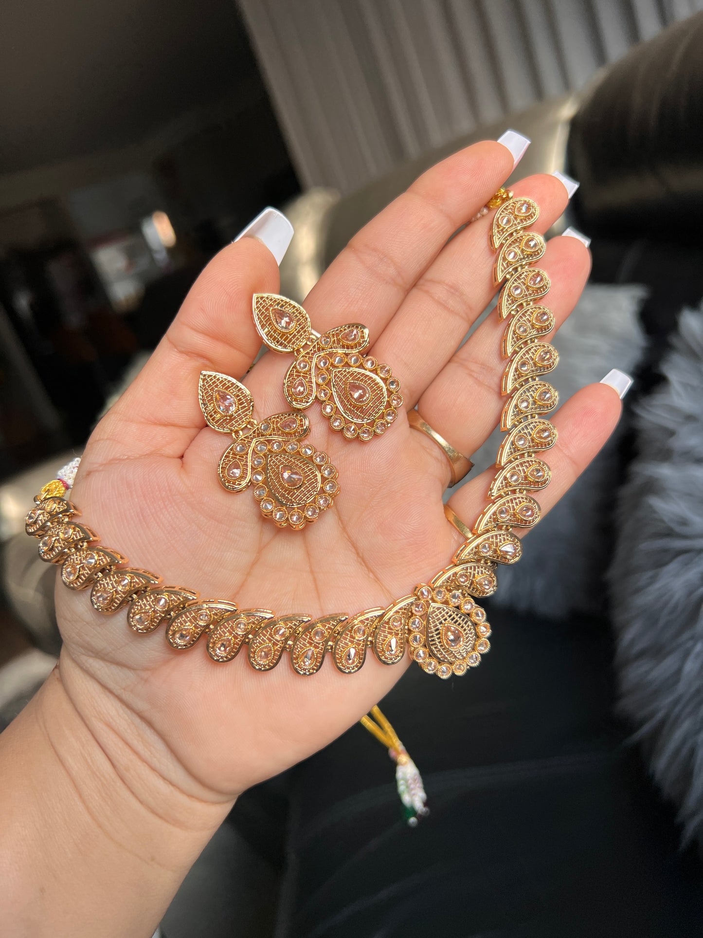 Aakaya necklace set