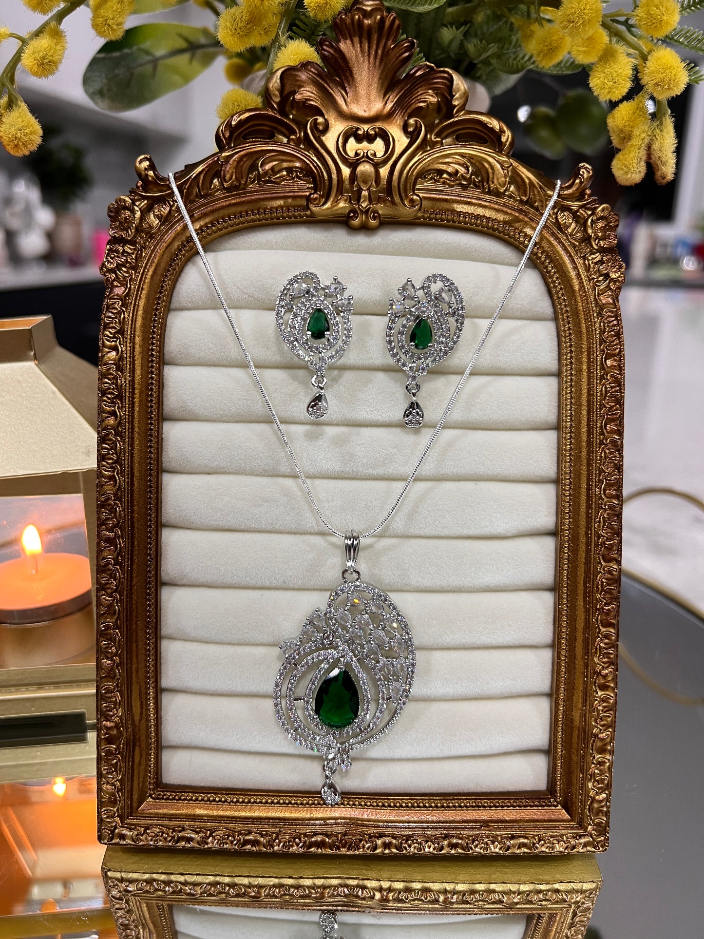 Tawisha American diamond pendant set