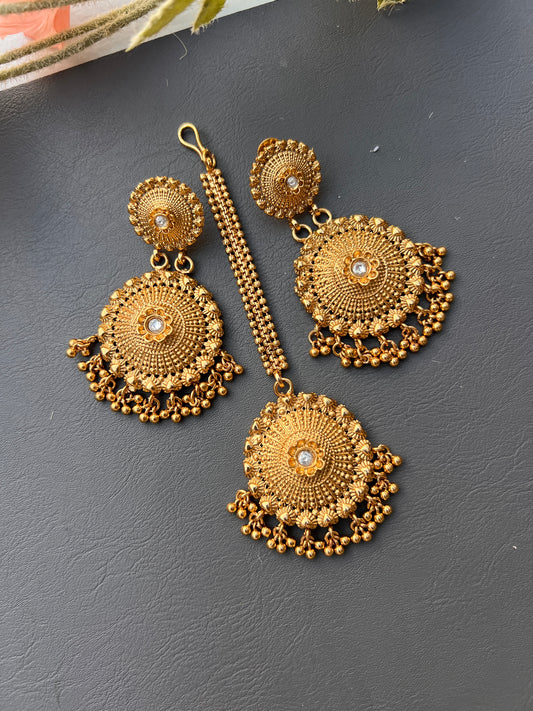 Sargi earrings tikka set